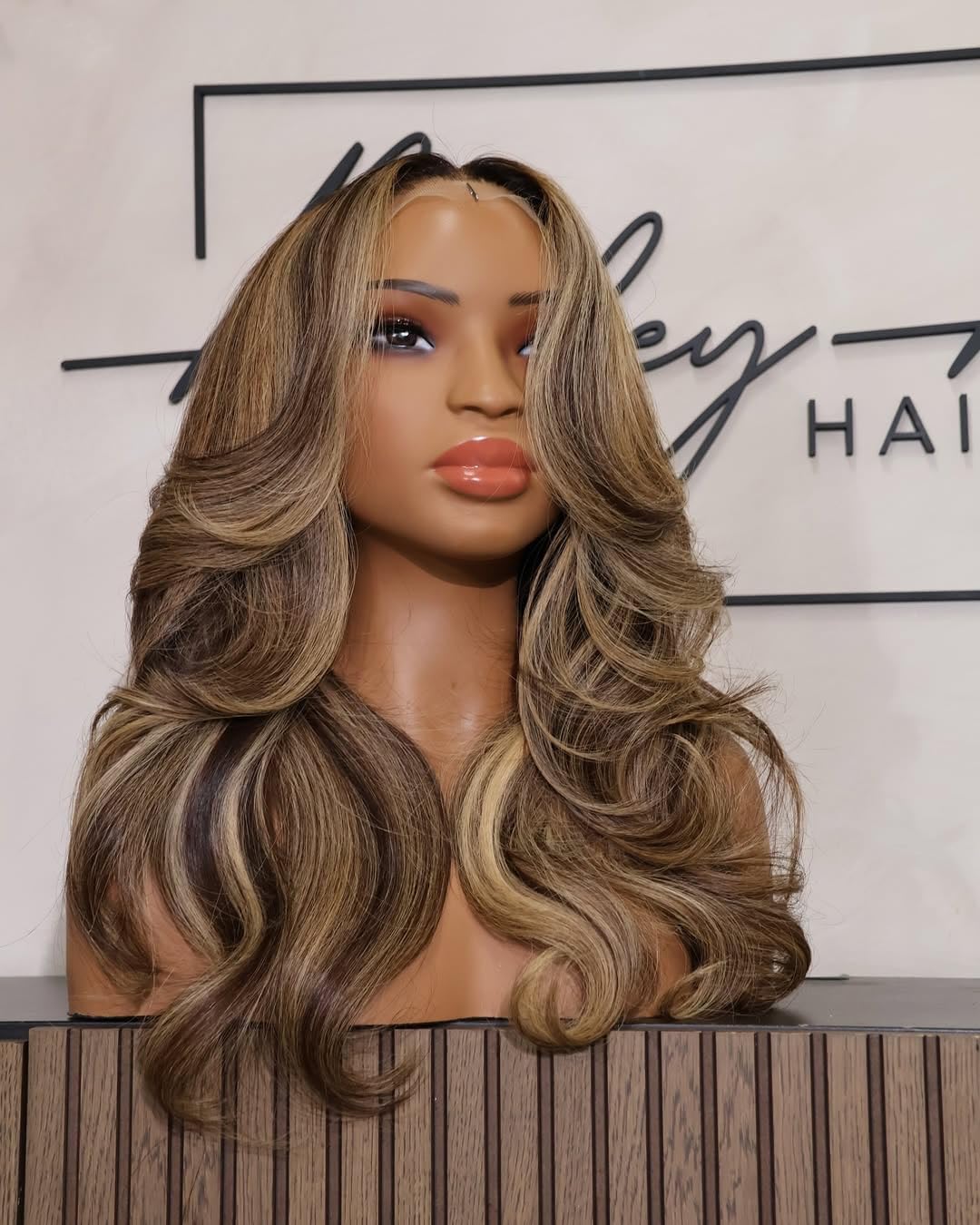 Ombre Honey Blonde Loose Wave Human Hair Highlight Wig 180% Density 13X4 HD Invisible Lace Front Wig with Baby Hair Bleached Knots #1B/4/27 Highlight Body Wave Colored Wigs For Woman 16Inch