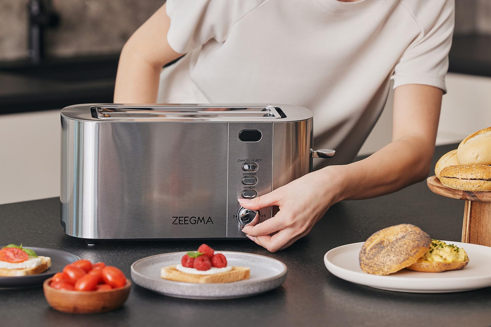 ZEEGMA Tostapane per 4 Fette TOSTEE CHEF Tostapane in Acciaio Inox, Griglia Scaldapanini da 1500W, Scongelamento, Riscaldamento e Arresto, Vassoio Raccogli Briciole, Display a LED con timer, 6 livelli