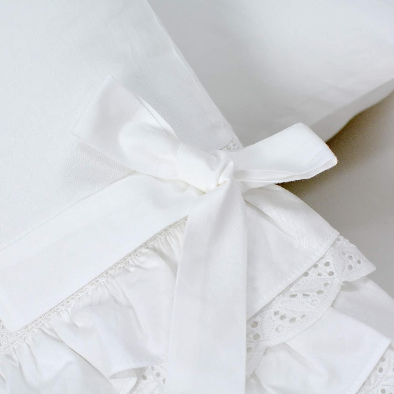 Helthep Cute Girls White Ruffles Bowknot 26×26 Inches (65cm×65cm) Throw Pillow Covers (2-Pack NO Comforter NO Filling) Decorative Pillow Case Home Soft Exquisite White