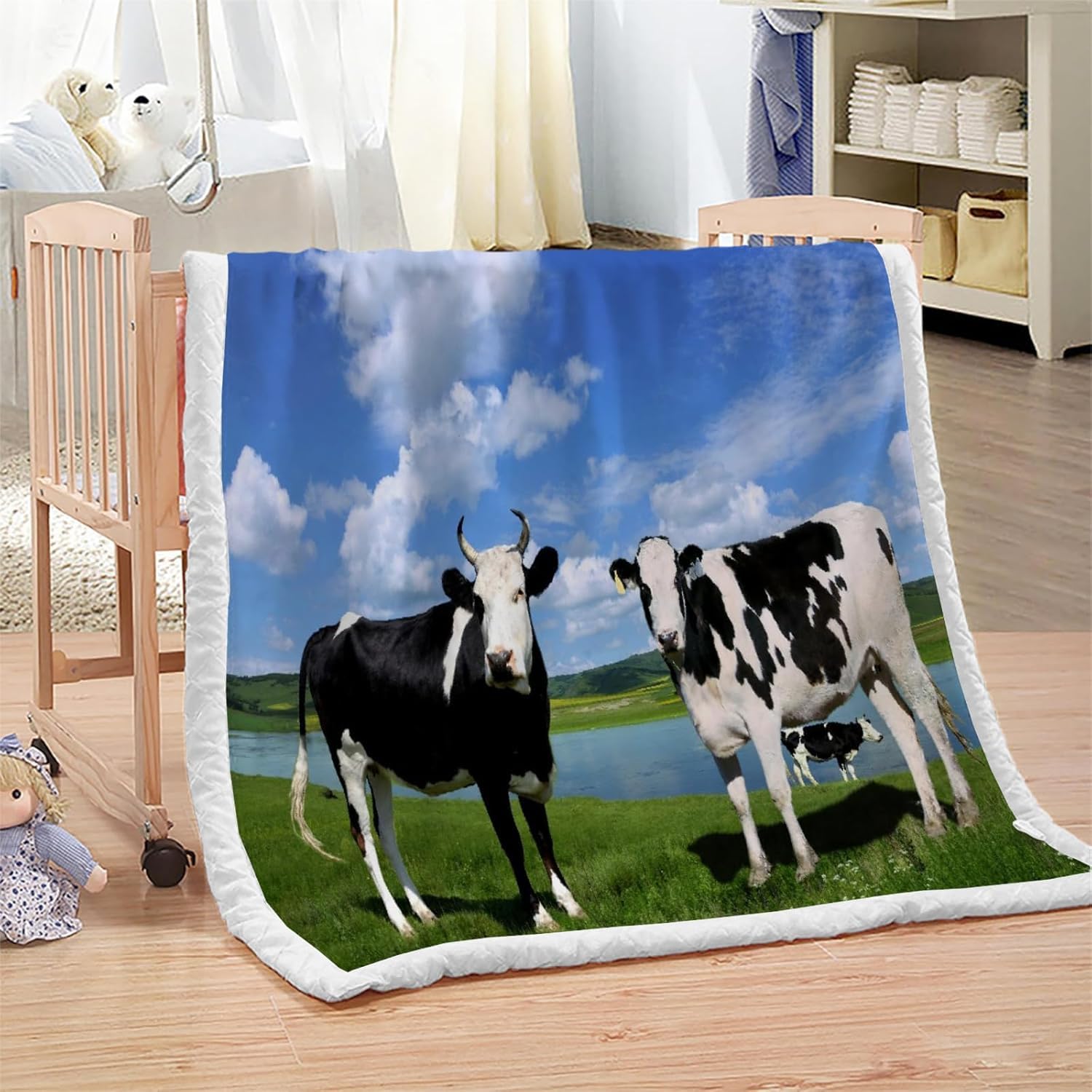 Couverture polaire vache 150x180 cm pour des soirées cocooning sur le canapé