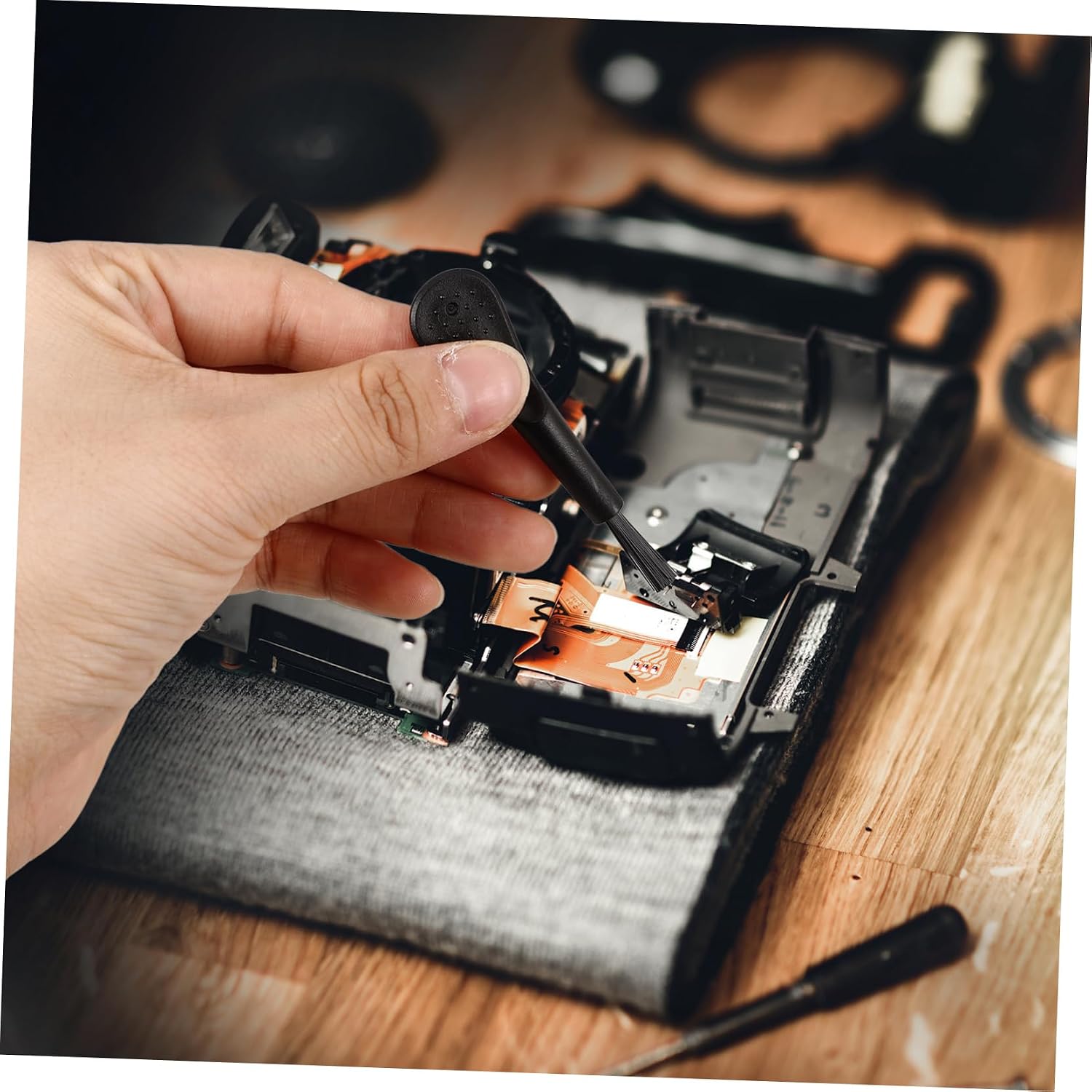 ARTIBETTER 1Set Multi-Function Phone Charging Port Cleaning Kit Type C Devices Tool Set for Dust Removal Compatible with Phones Tablets and Laptops Easy to Use