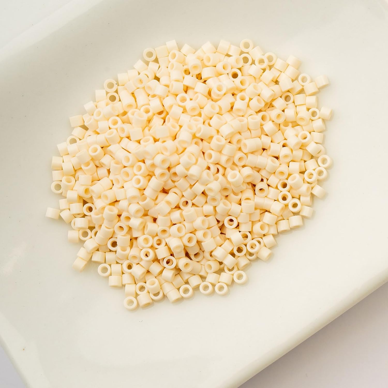 John Bead 25g Cylin Beads Opaque White Bisque 11/0 Glass Cylindrical Seed Beads for Jewelry Bracelets Necklaces Earrings Making Embroidery