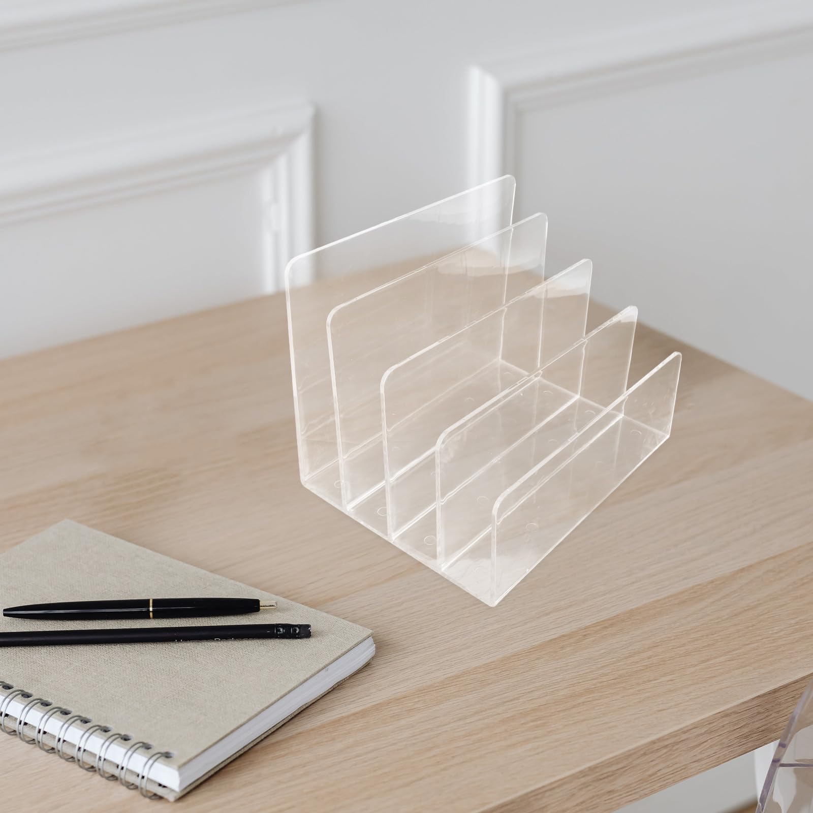 Zerodeko Organizador de Archivos Acrílico para Escritorio 4 Compartimientos Verticales, Diseño Moderno y Capacidad Espaciosa para Cartas y Carpetas en Oficina