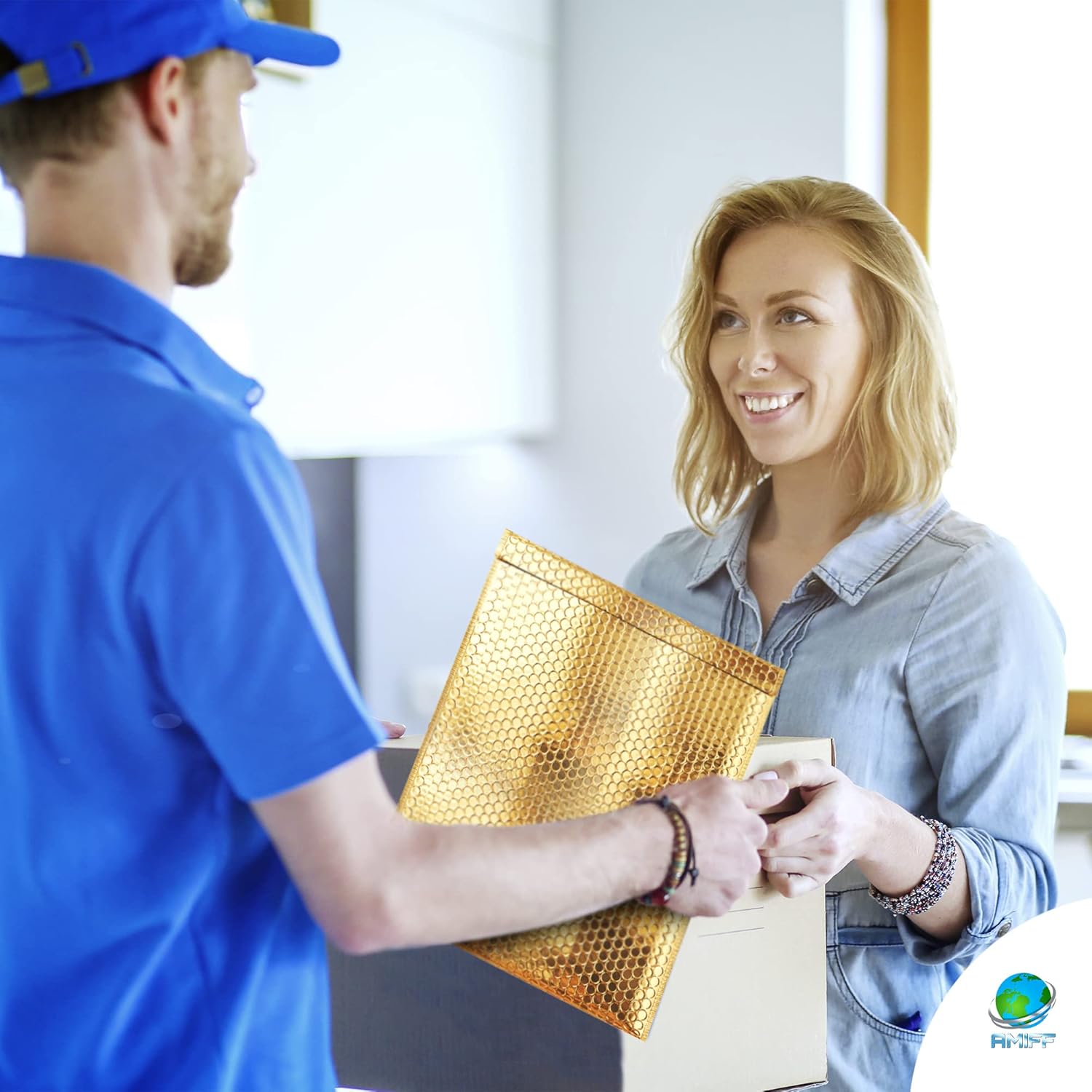 ABC PACK & SUPPLY Metallic Bubble Mailers 8.5 x 13 Inch Gold, Self Seal Closure, 3/16 Inch Cushioning, Padded Shipping Envelopes, Pack of 100