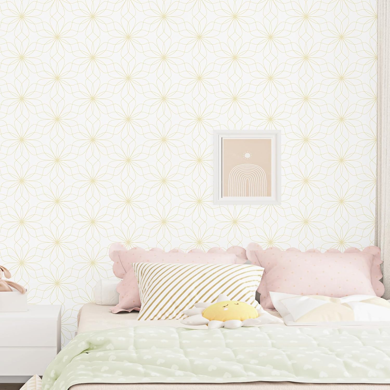 Gold Floral Wallpaper Peel and Stick Modern Geometric Wallpaper Gold/Beige for Bedrom Nursery Bathroom 17.5"x118" Self Adhesive Removalbe Contact Paper for Cabinets Liner Walls Countertops