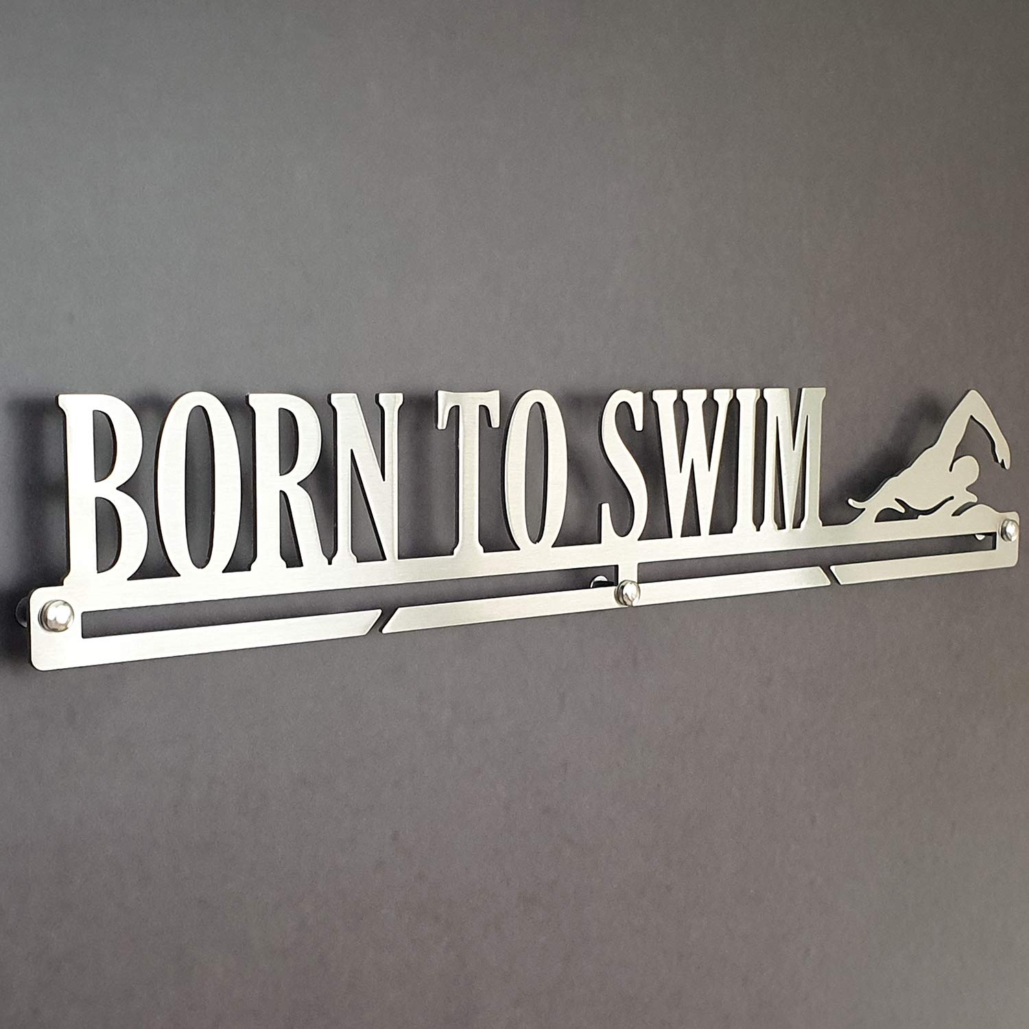 MEDALdisplay "Born to Swim - Wandmedaillenhalter zum Schwimmen - Bringen Sie bis zu 30 medaillen - Rostfreier Stahl 100% hergestellt in Italien