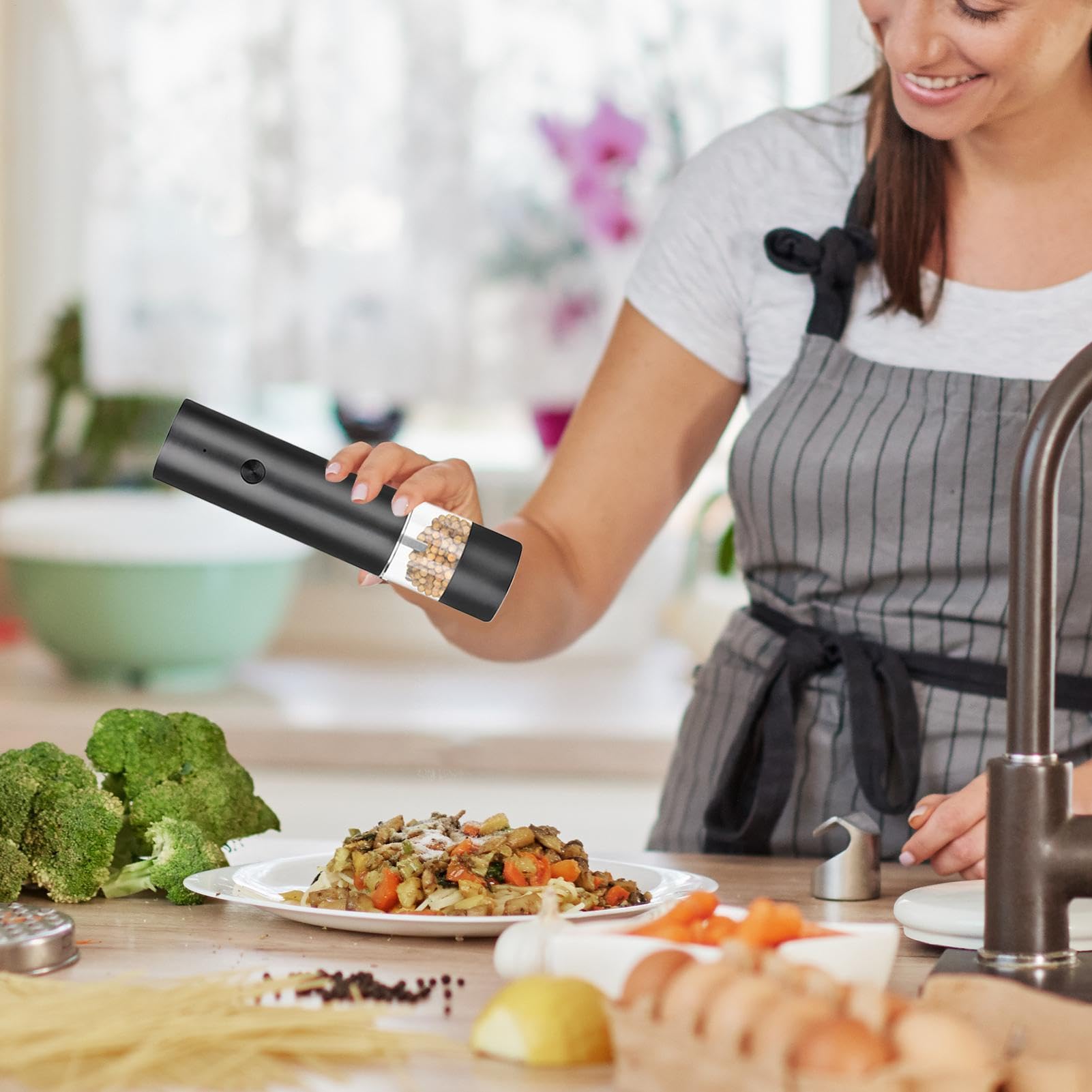 Electric Grinder Set, Salt Pepper Grinder, Rechargeable Chili Grinder, Automatic Grinders, Rechargeable Chili and Pepper Grinders with Led Light, Automatic Mill Bottle for Salt