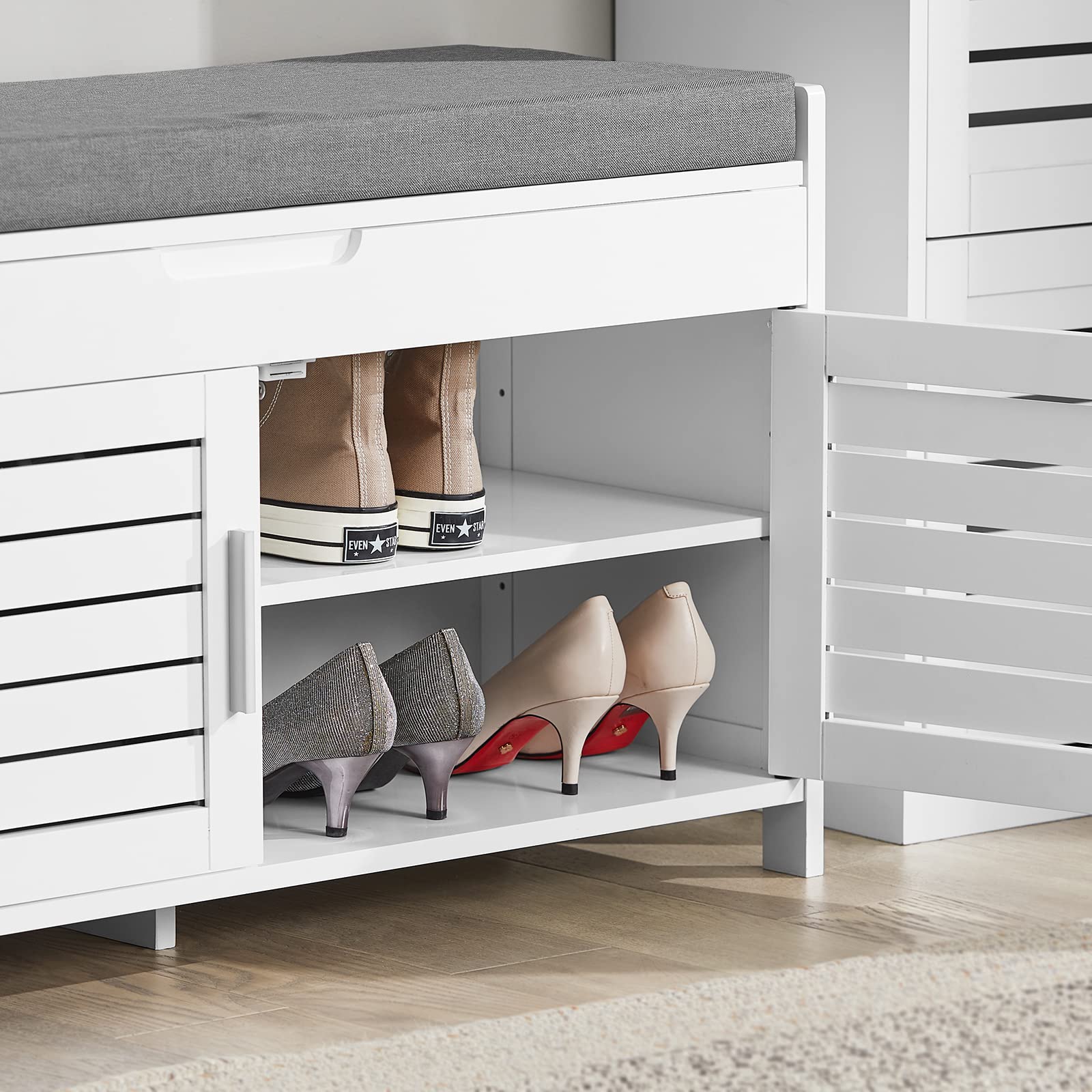 SoBuy Banco Zapatero con 2 Puertas 90x33x50cm para recibidor | Zapatero entrada con asiento, MDF y pino, estante ajustable 3 alturas, capacidad 100kg blanco FSR102-W