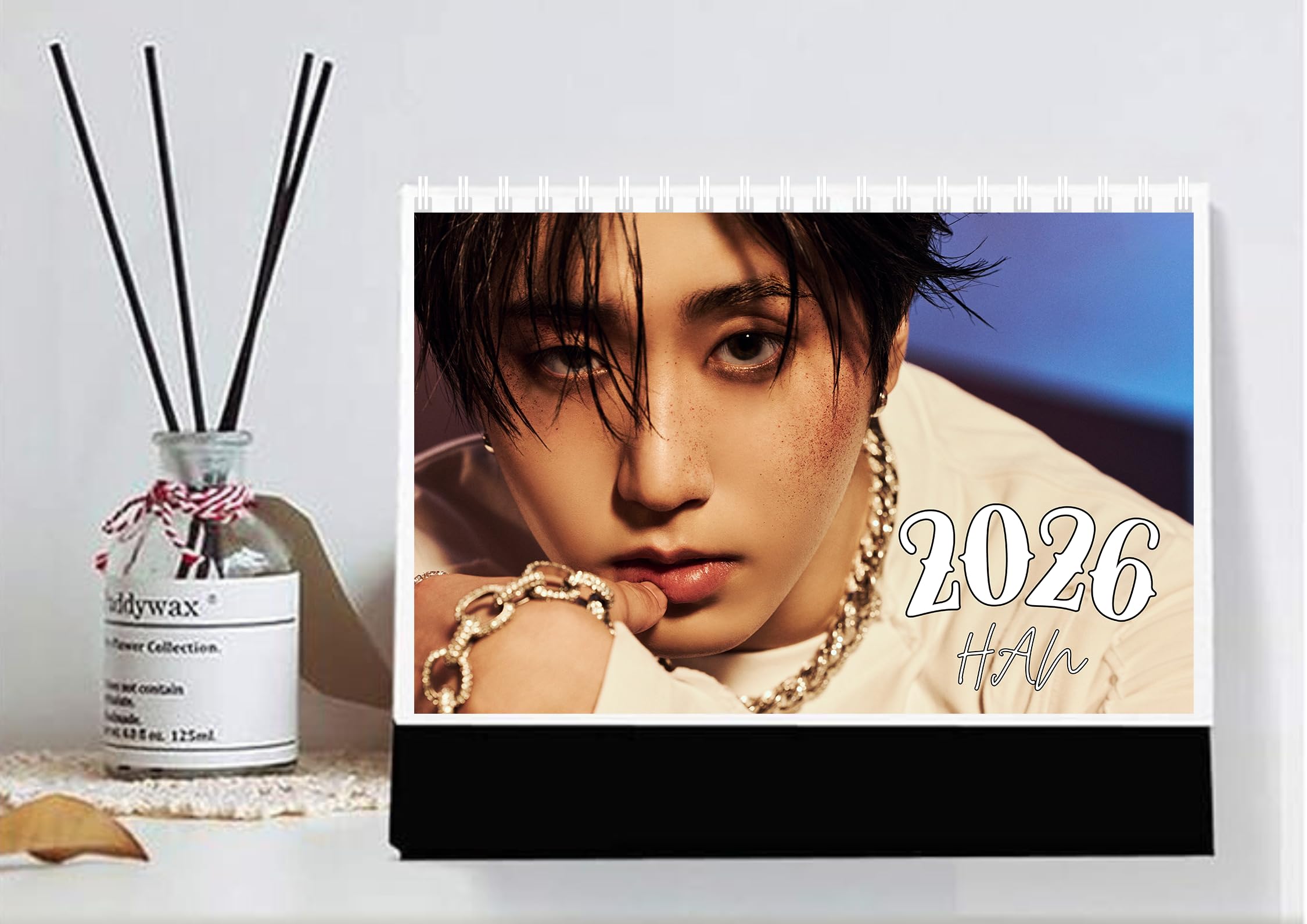 Amazon.co.jp: ストレイキッズ ハン straykids 2026年 卓上カレンダー