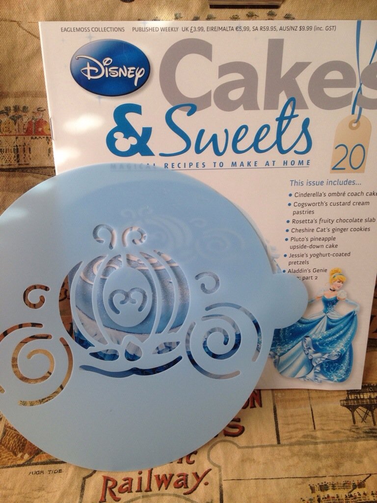 DISNEY CAKES & SWEETS MAGAZINE ISSUE NO. 20 With free Gifts Eaglemoss