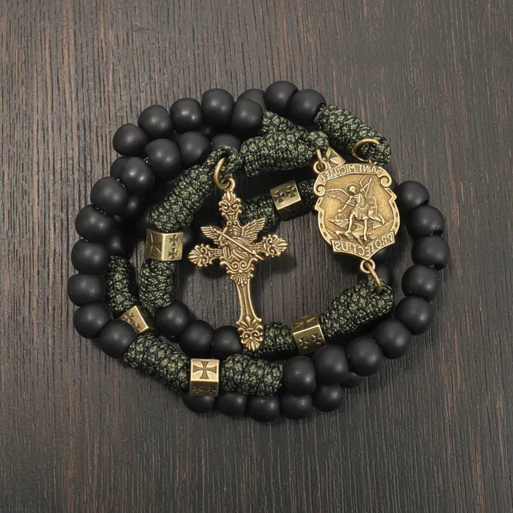 Nazareth Store Rosenkranzkette aus antikbronzenem Metall mit robustem Paracord, schwarzen matten Gebetsperlen, Heiligenmedaille und Kreuz