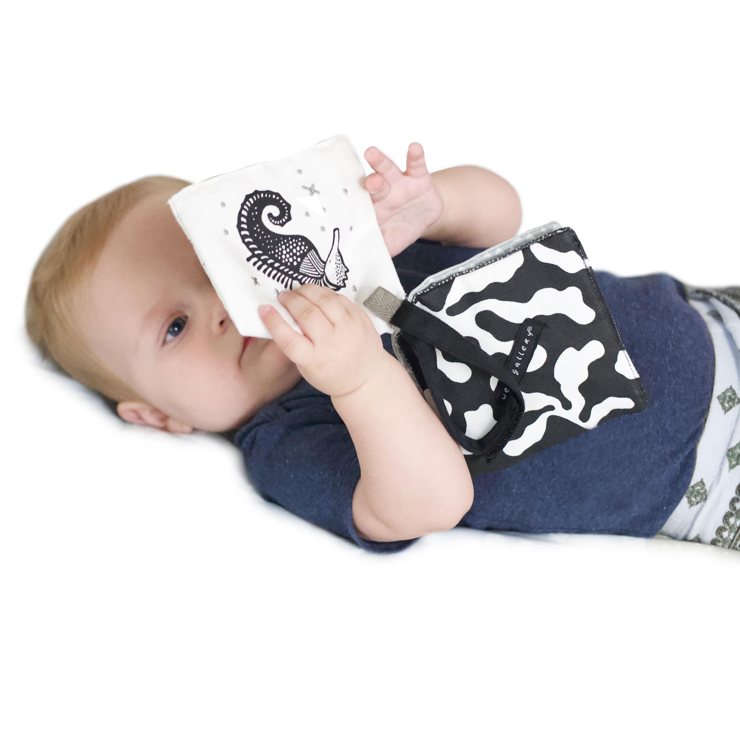 Wee Gallery Ocean Animals Crinkle Pages Stroller Toy, Sensory Hanging Crinkle Toy with Mirror for Babies, High Contrast Animal Art and Montessori Baby Item for Walks, Car Seat, Play Gym and Tummy Time