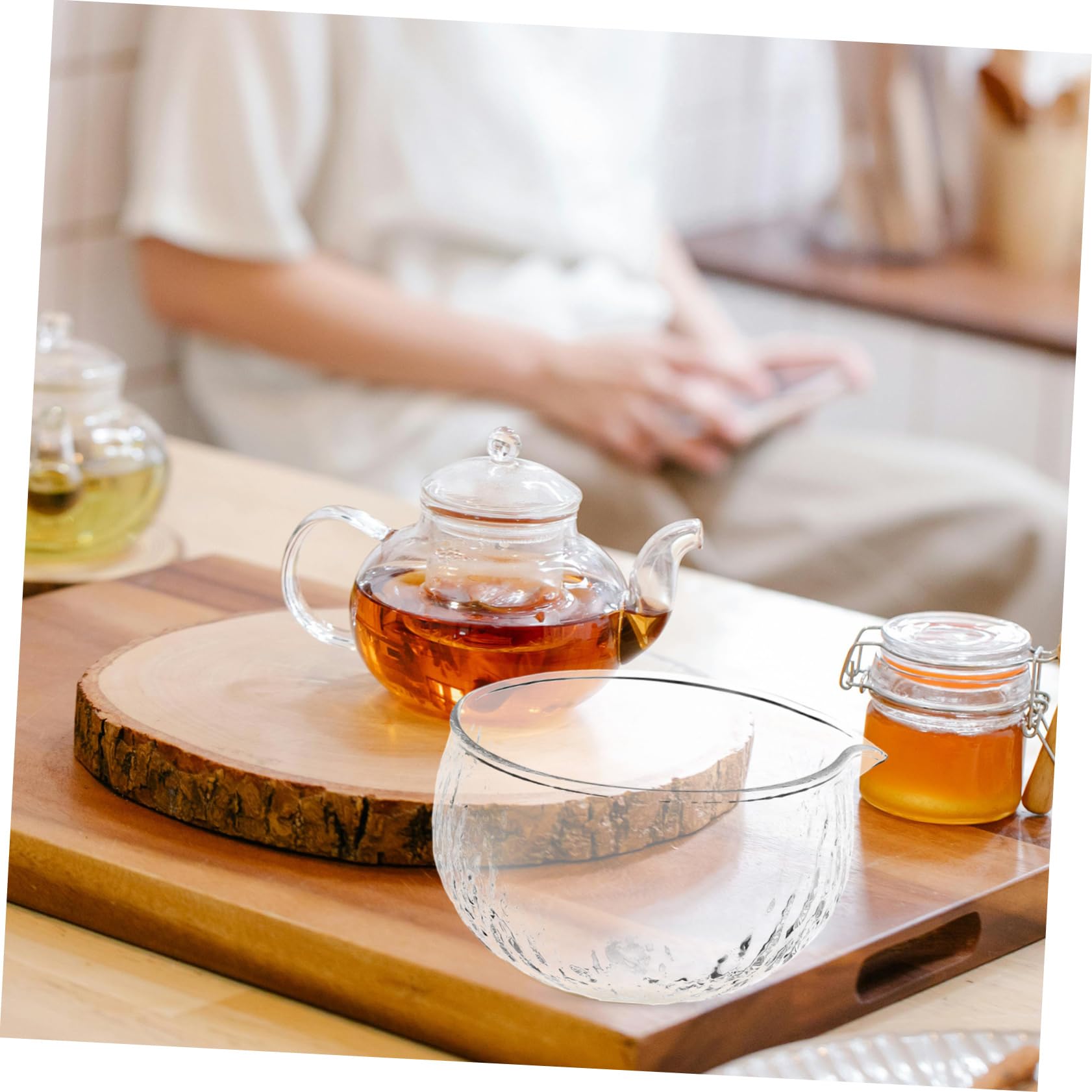 HOLIDYOYO Delicate Matcha Bowl with Pouring Spout Transparent Glass Tea Cup for Brewing Japanese Style Tea Bowl for Ceremonial Use High Durability and Elegant Design