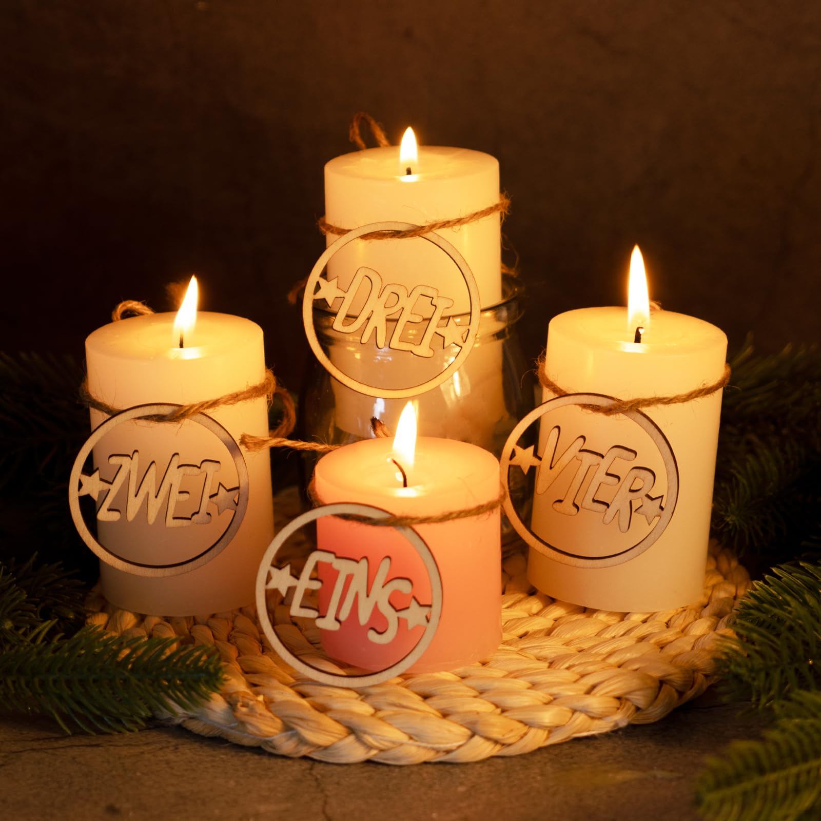 Dekohelden24 4 Candele Dell'Avvento A Forma Di Gnomo - Rosse E Bianche, Alte 25 Cm, Diametro 4,5 Cm, Durata 20 Ore