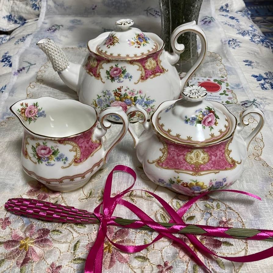 ロイヤルアルバート　レディカーライル　ティーセット ロイヤルアルバートレディカーライルティーセット