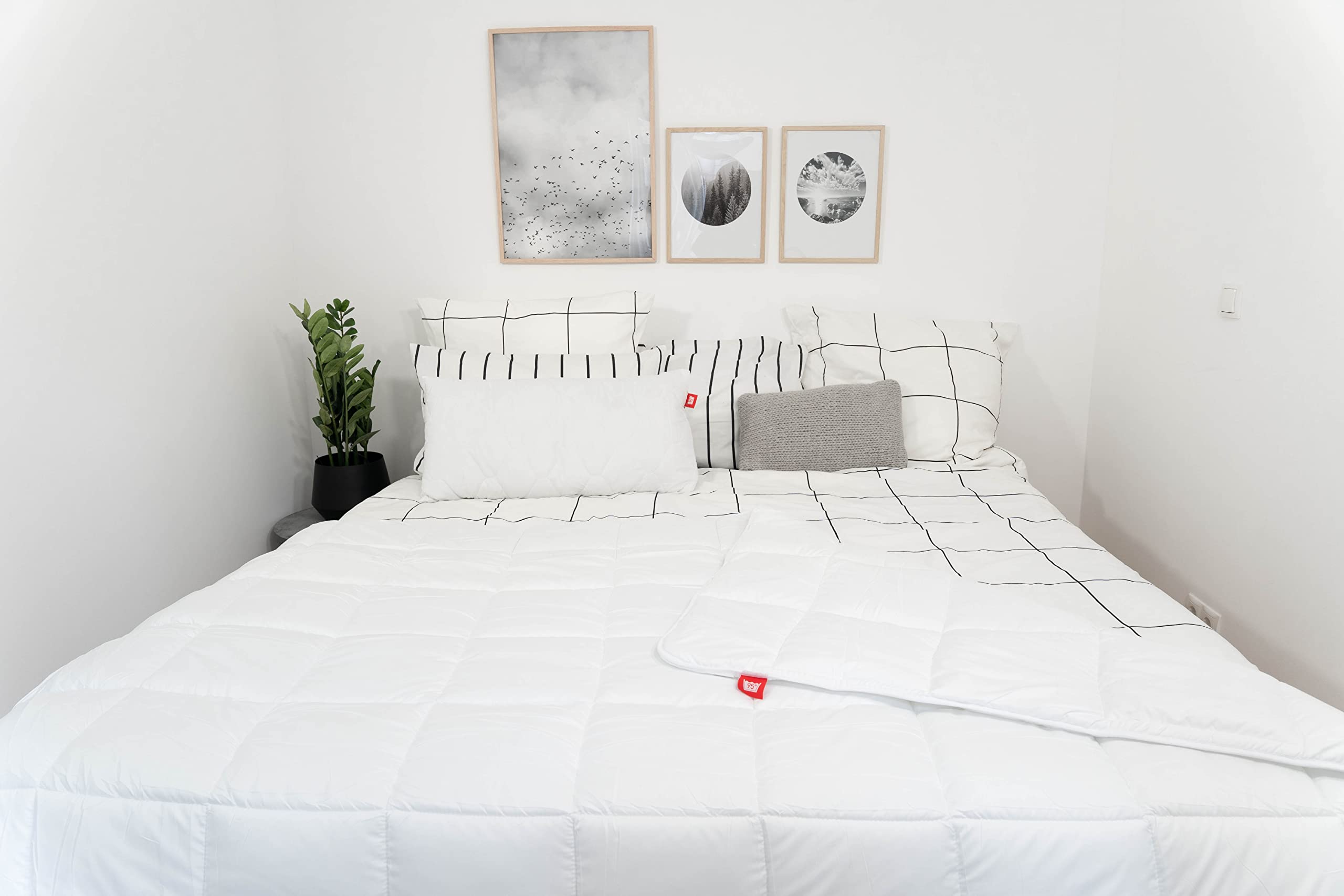 Medicate Ganzjahresdecke 135x200 cm - Wärmeregulierende Allergiker Bettdecke 135x200 - Steppdecke aus atmungsaktiven Fasern - bis 95° waschbar - Made in Germany