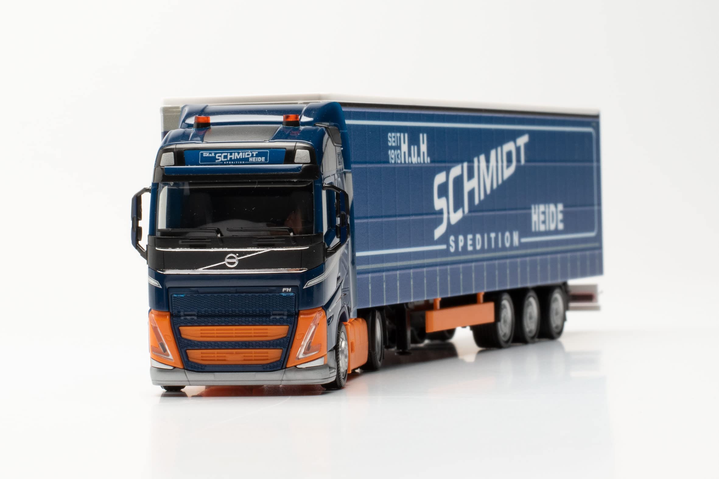 Amazon.co.jp: Herpa 315371 Volvo FH GI 2020 カーテンサイド セミ