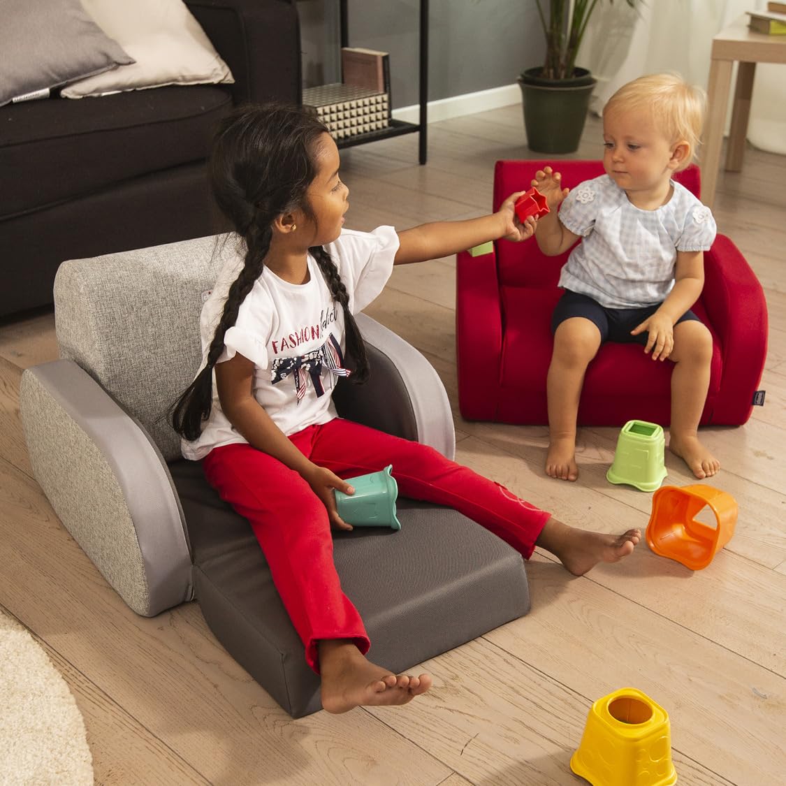 Chicco Twist Kinderstuhl, wandelbar in Liegestuhl und Sofa, Kinderstuhl mit 3 Konfigurationen, bequem und leicht, verwandelt sich mit einer Handbewegung - Für Kinder ab 12 Monaten