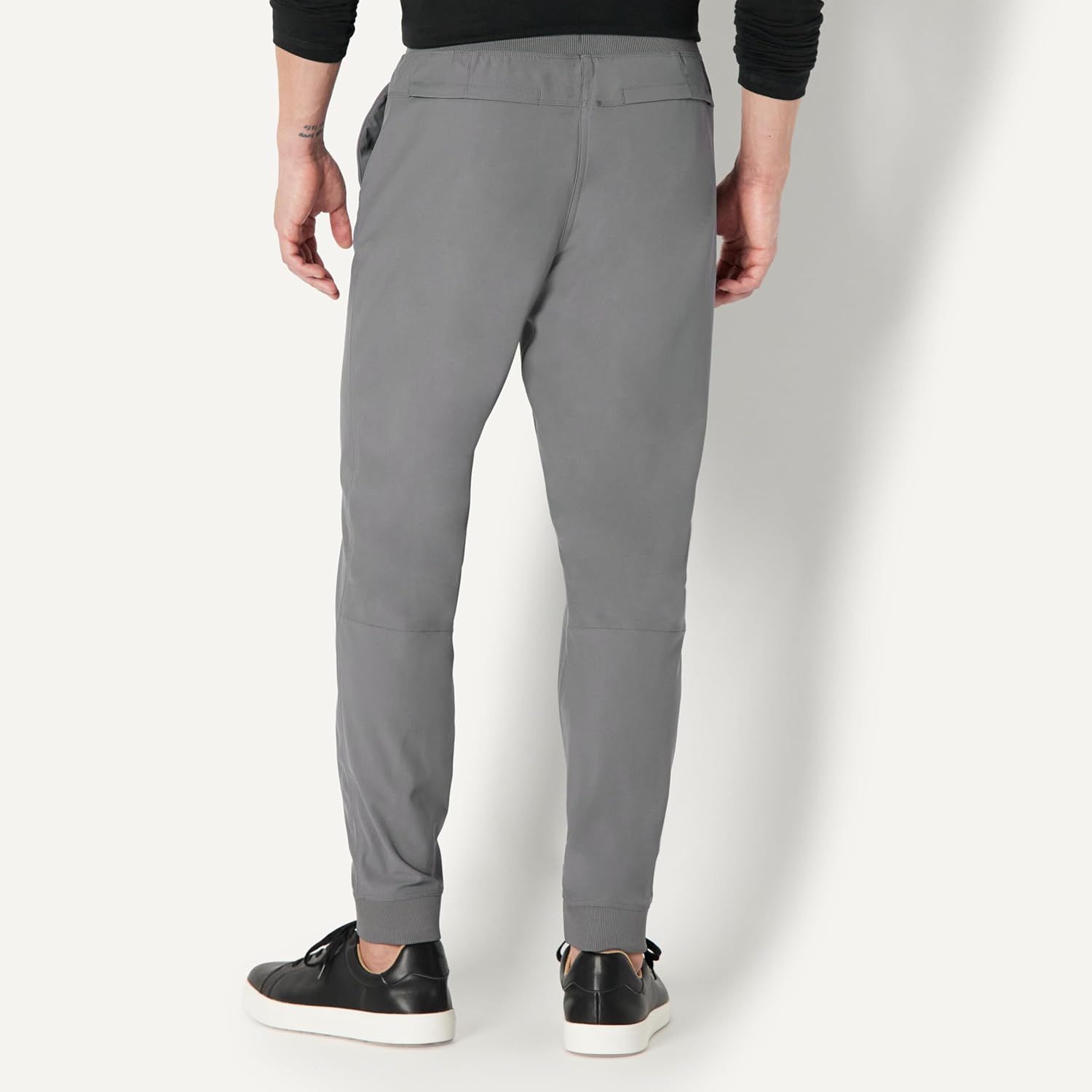 Amazon Essentials Men's Travel Stretch Jogger Pant - Image 4