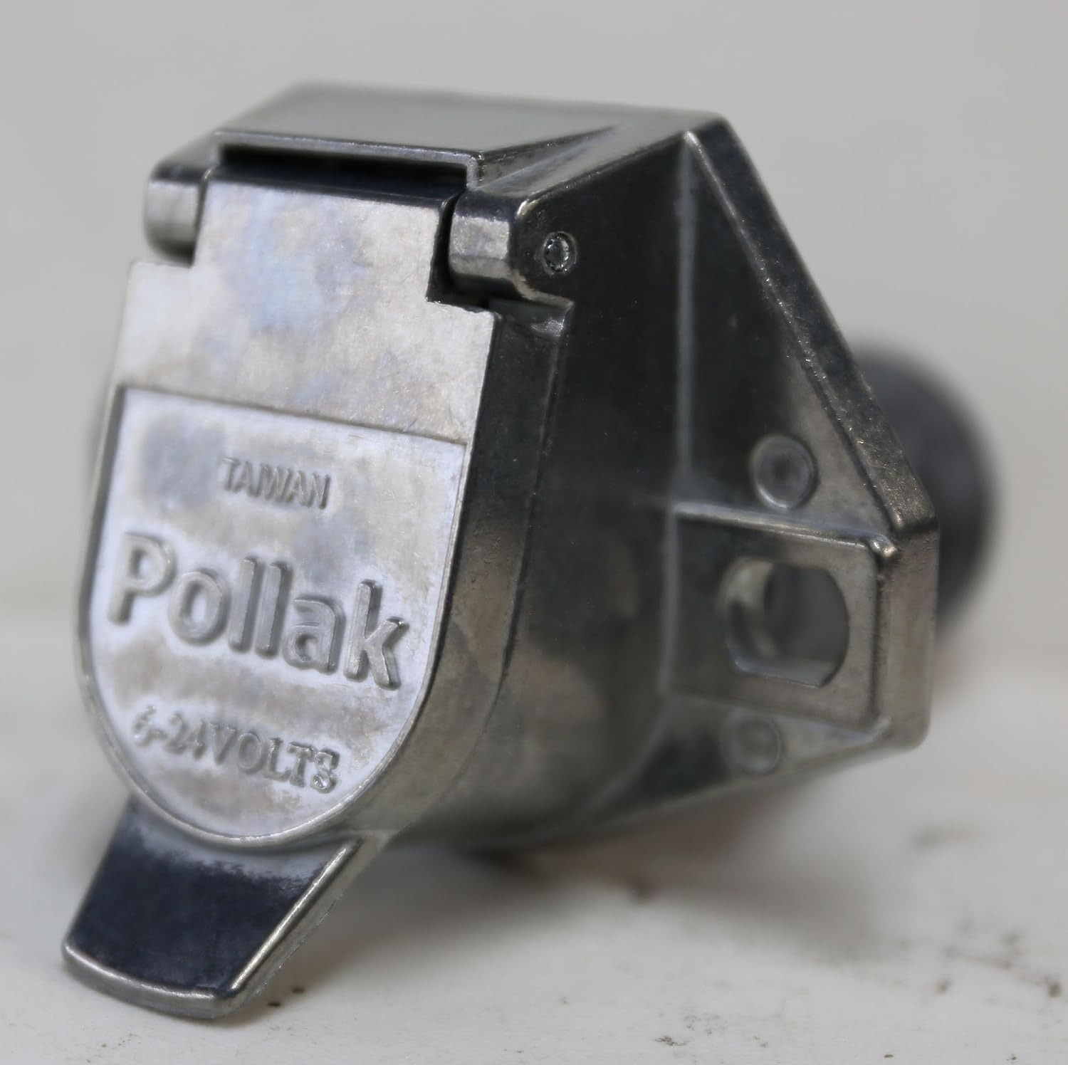 POLLAK 11721 7-WAY CONNECTOR SOCKET