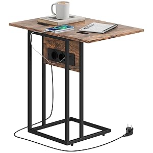HOMCOM Mesa Auxiliar con Estación de Carga Mesa Auxiliar para Sofá con Puerto USB y USB-C Encimera Plegable y Pies Ajustables para Salón Dormitorio 39x29x57 cm Marrón Rústico