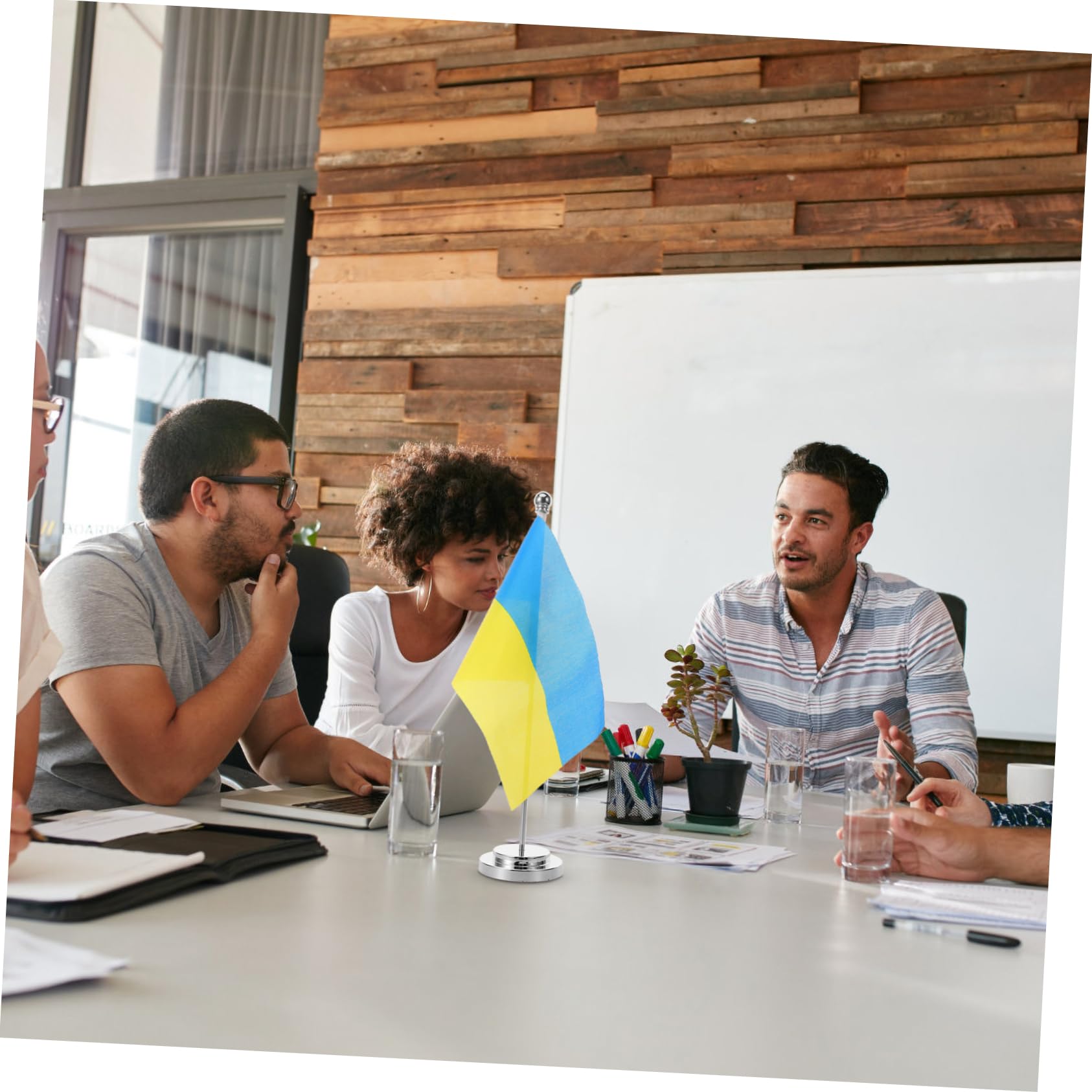 VANZACK 5 Sätze Ukrainische Tischflagge mit Metallständer Dekorative Desktop Flagge für Büro Besprechungsräume und Veranstaltungen und Farbecht Kleine Tischflaggen Dekoration