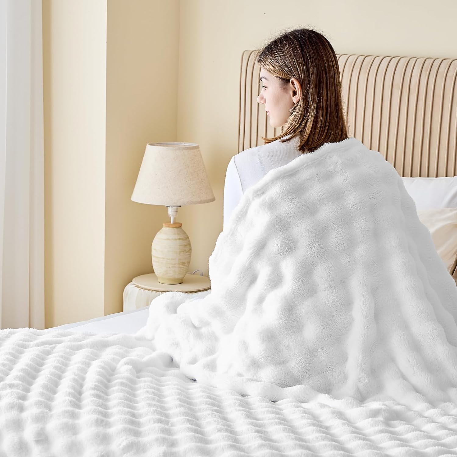 NEWCOSPLAY Throw Blanket for Couch White Super Soft Flannel Fleece 3D Bubble Lightweight Bed Blanket All Season Use (White, Throw(50"x60")) - Image 4