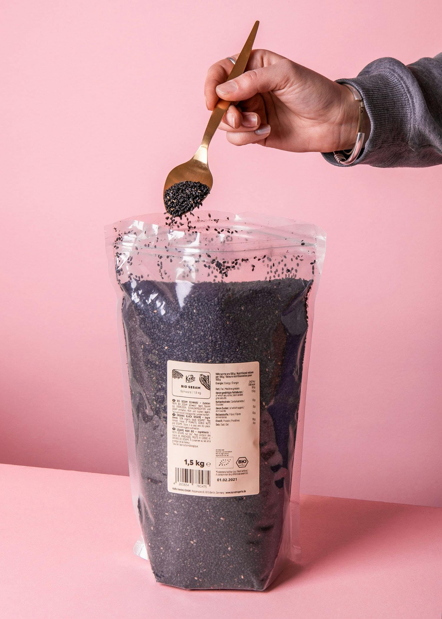 KoRo - Semi di sesamo neri bio 1,5 kg - Superfood ricco di nutrienti e dal sapore nocciolato - Alto contenuto di proteine