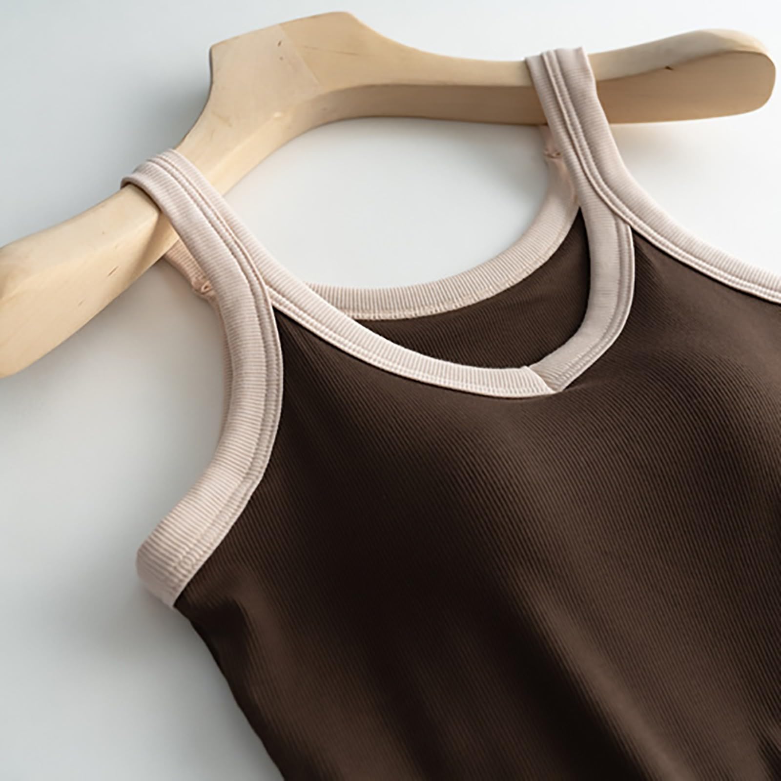 Camiseta de tirantes para mujer con sujetador integrado de algodón, cuello en V, tirantes anchos, negro