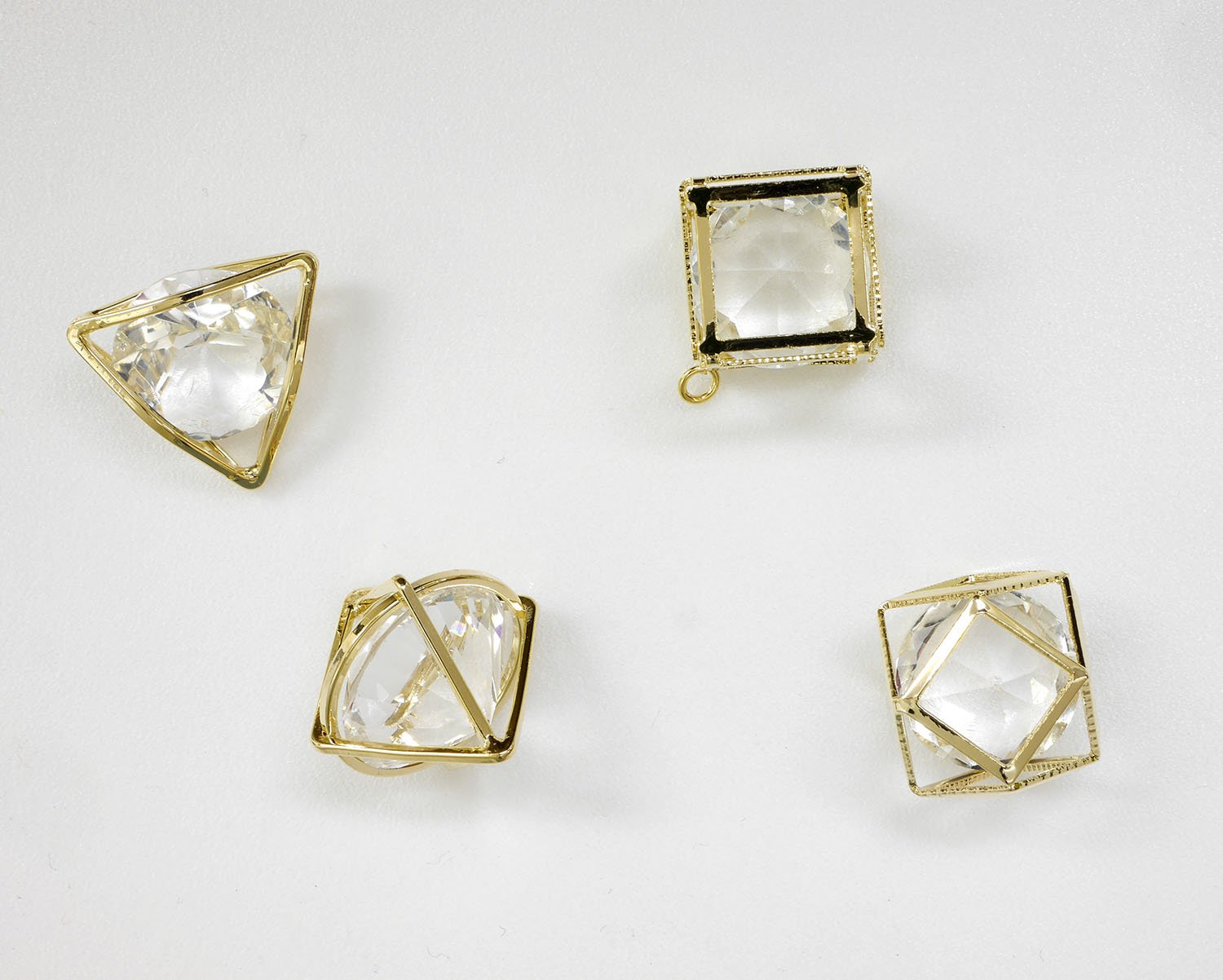 Amazon | ソフィア アクセサリーパーツ 立体ひし形チャーム 20×20mm