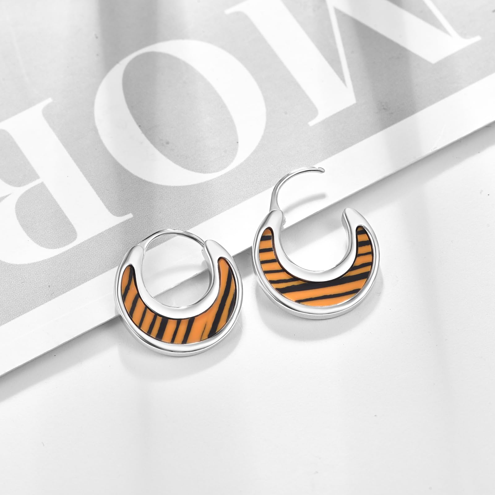 ADMETUS Pendientes de aro con patrón lateral de plata de ley 925 para hombres y mujeres, aretes de aro, joyería hipoalergénica, regalos para orejas sensibles