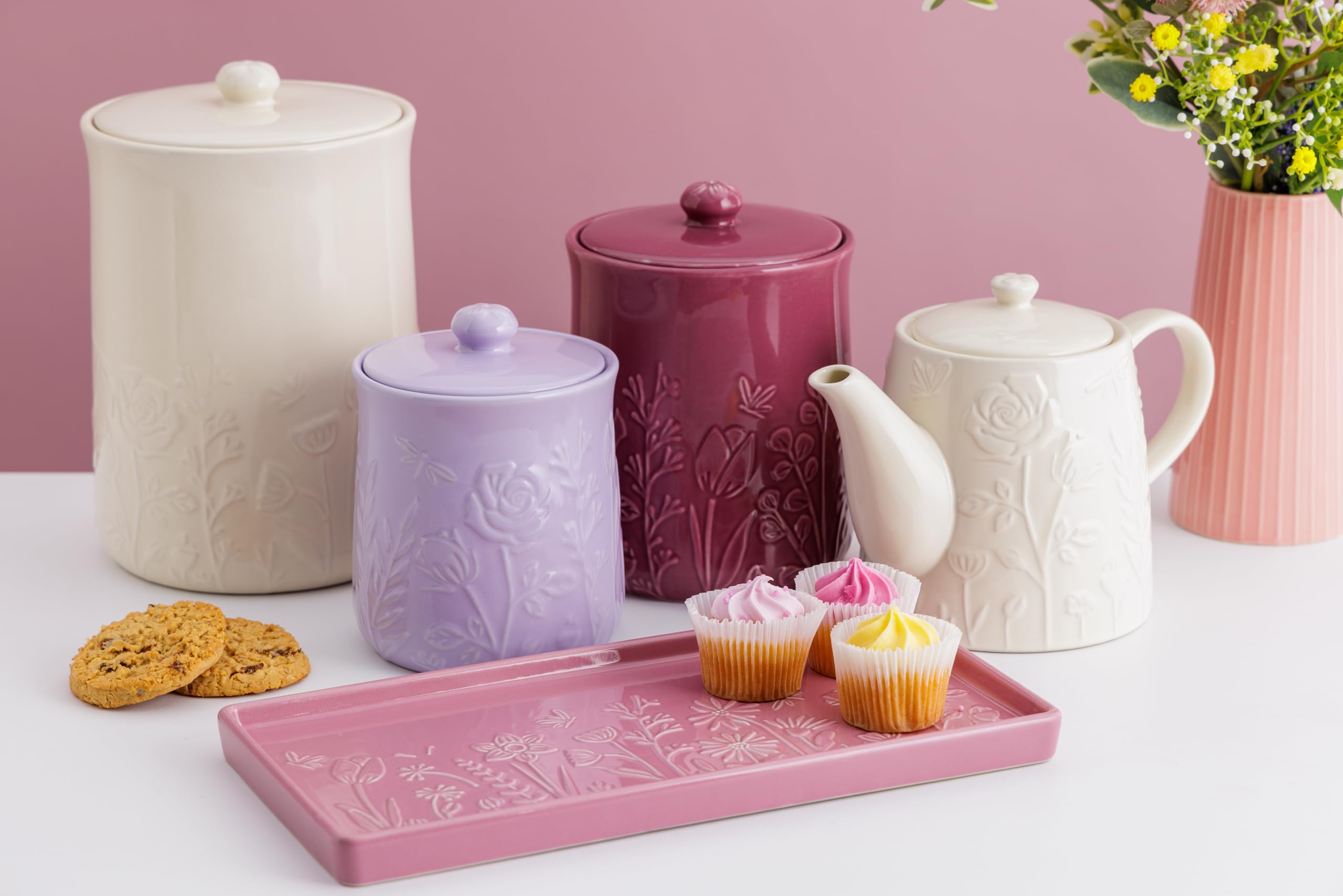 Mason Cash In the Meadow Utensilienhalter, 1,3 l, geprägtes Blumendesign, langlebiges Steingut, ideal für die Aufbewahrung von Küchenutensilien und Gadgets, klassische Küchenaufbewahrung (H15 x Ø 12,5