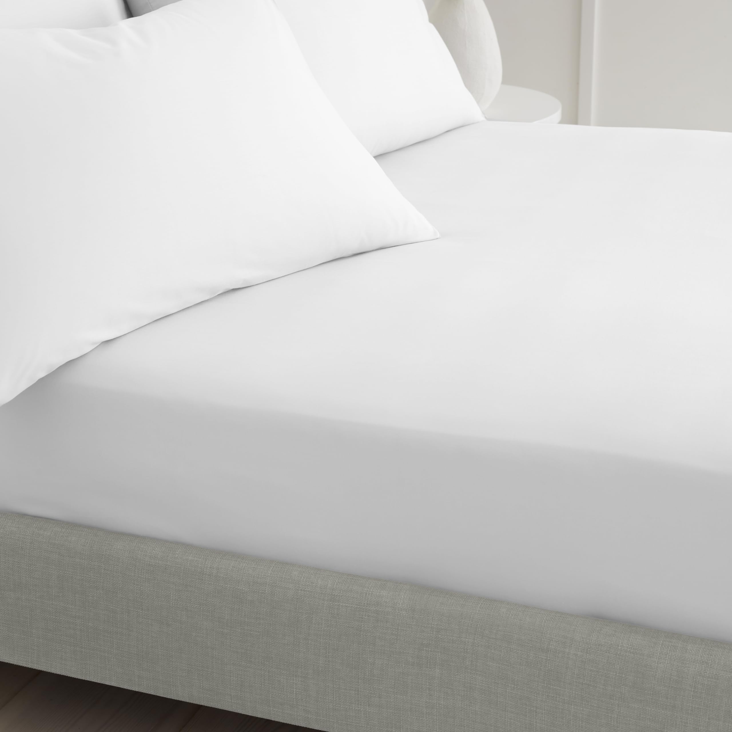 Bianca Fine Linens Bedroom 200 Thread Count Cotton Percale Single Fitted Sheet 32cm Depth White - Image 2