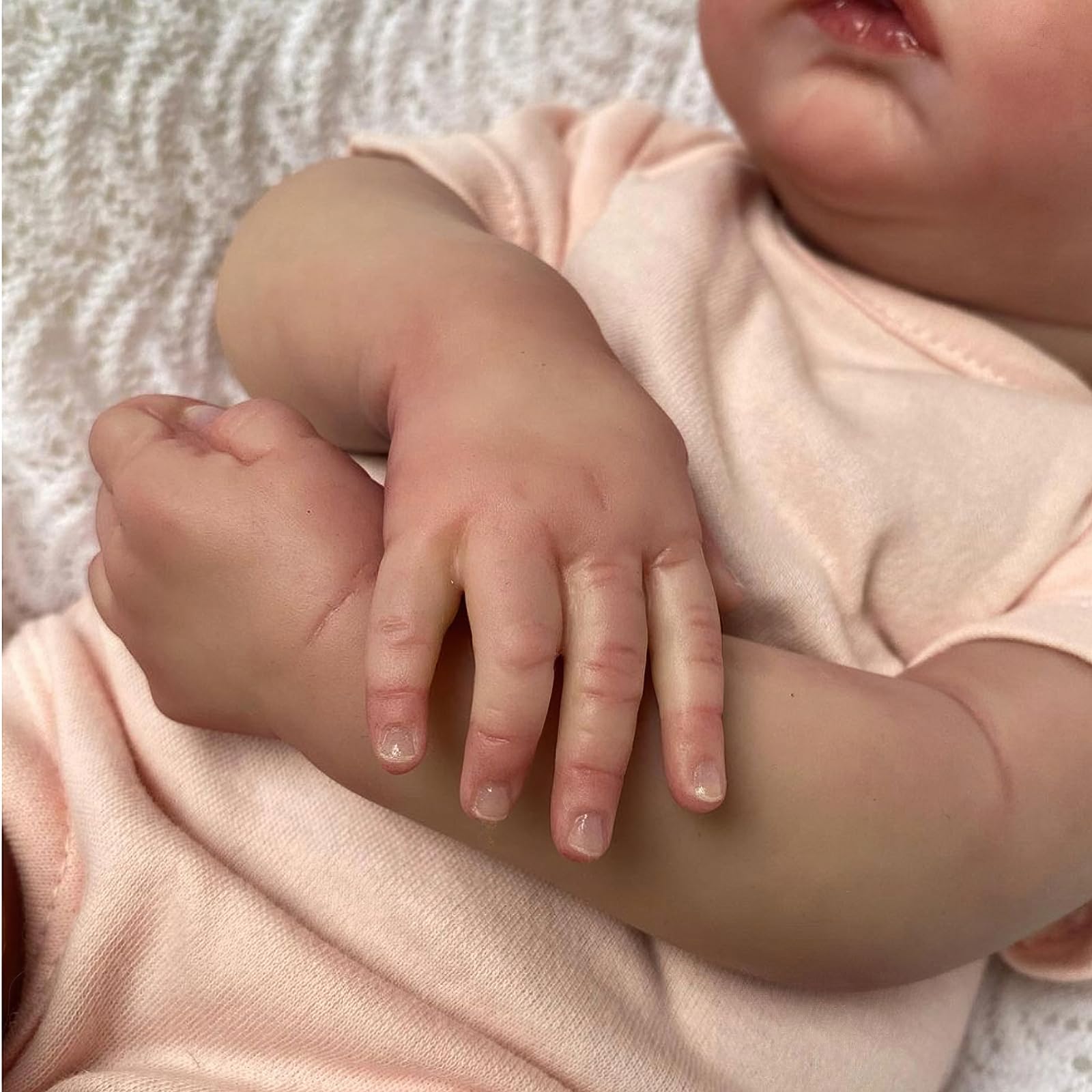 MineeQu 18 Zoll Vollständige Vinyl-Gliedmaßen Realistische Wiedergeborene Babypuppen mit Weichem Schwerem Stoffkörper Lebensechte Neugeborene Kuschelige Puppe die echt Aussieht und Sich echt Anfühlt