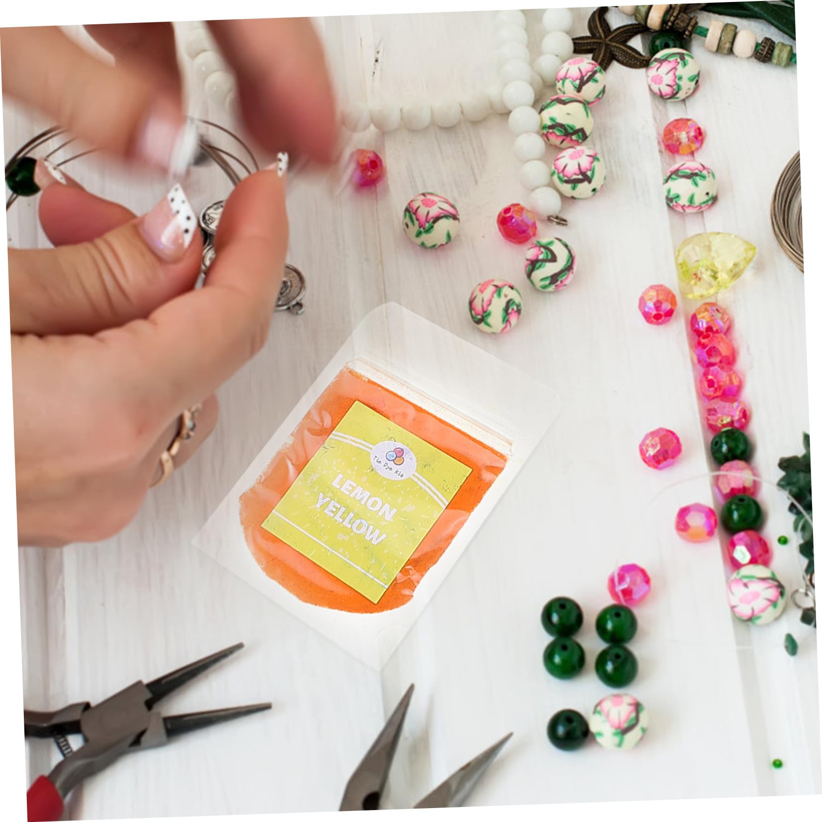 Kit di Pigmenti in Polvere Sintetica per Tingere Tessuti 24 Colori per DIY Tie Dye su Gonne e Sciarpe, per Arte e Lavori Creativi e Amici