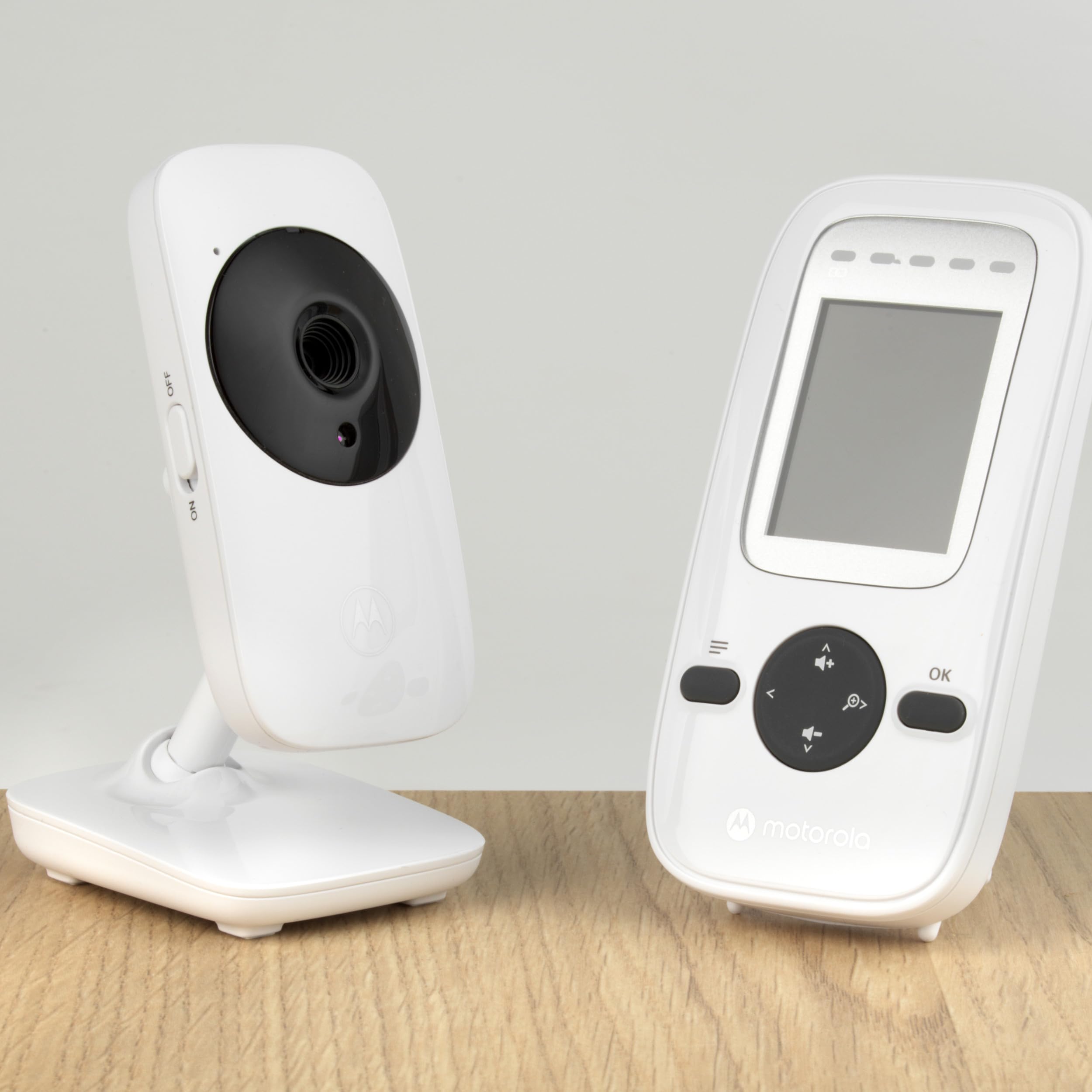 Motorola Nursery VM481 - Monitor de Video para bebé con Unidad portátil para Padres, micrófono de Alta sensibilidad, visión Nocturna infrarroja, Zoom Digital, Plateado (VM 481)