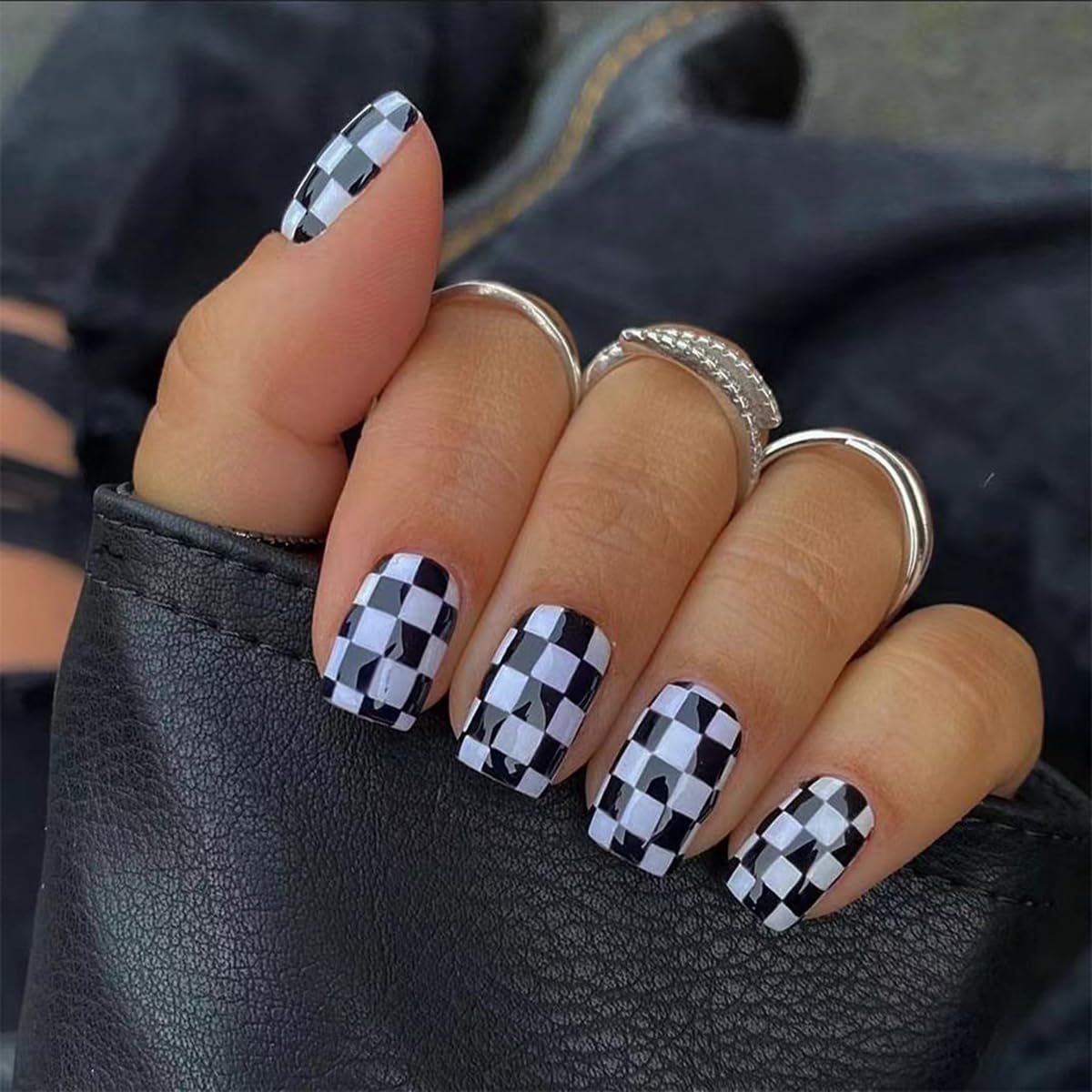 24 Pcs Press on Nails - Glossy Black & White Plaid Design