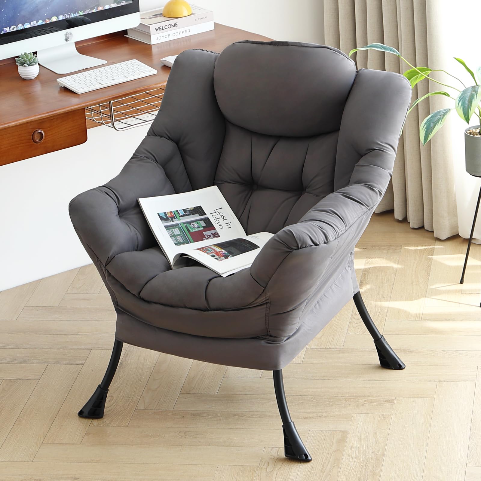 Comoda poltrona, sedia da lettura imbottita con tasca laterale e braccioli, sedia moderna per camera da letto, soggiorno, grigio scuro