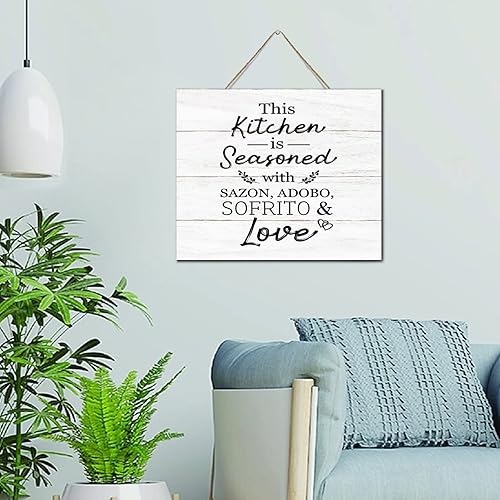Letreros de madera de cocina puertorriqueña española con texto en inglés This Kitchen Is Seasoned with Sazon, Adobo, Sofrito & Love La Cocina