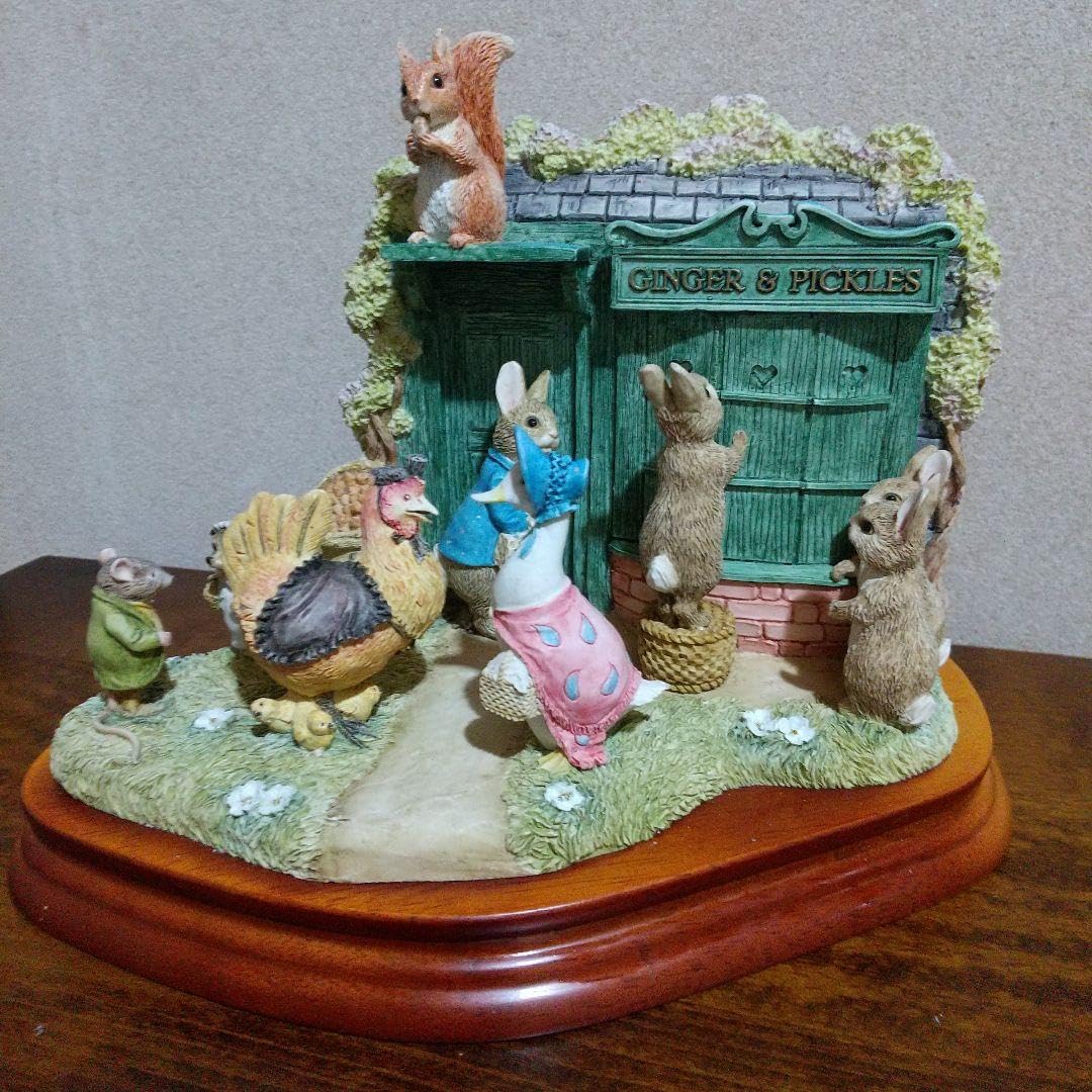 ピクルスピーターラビットフィギュリン