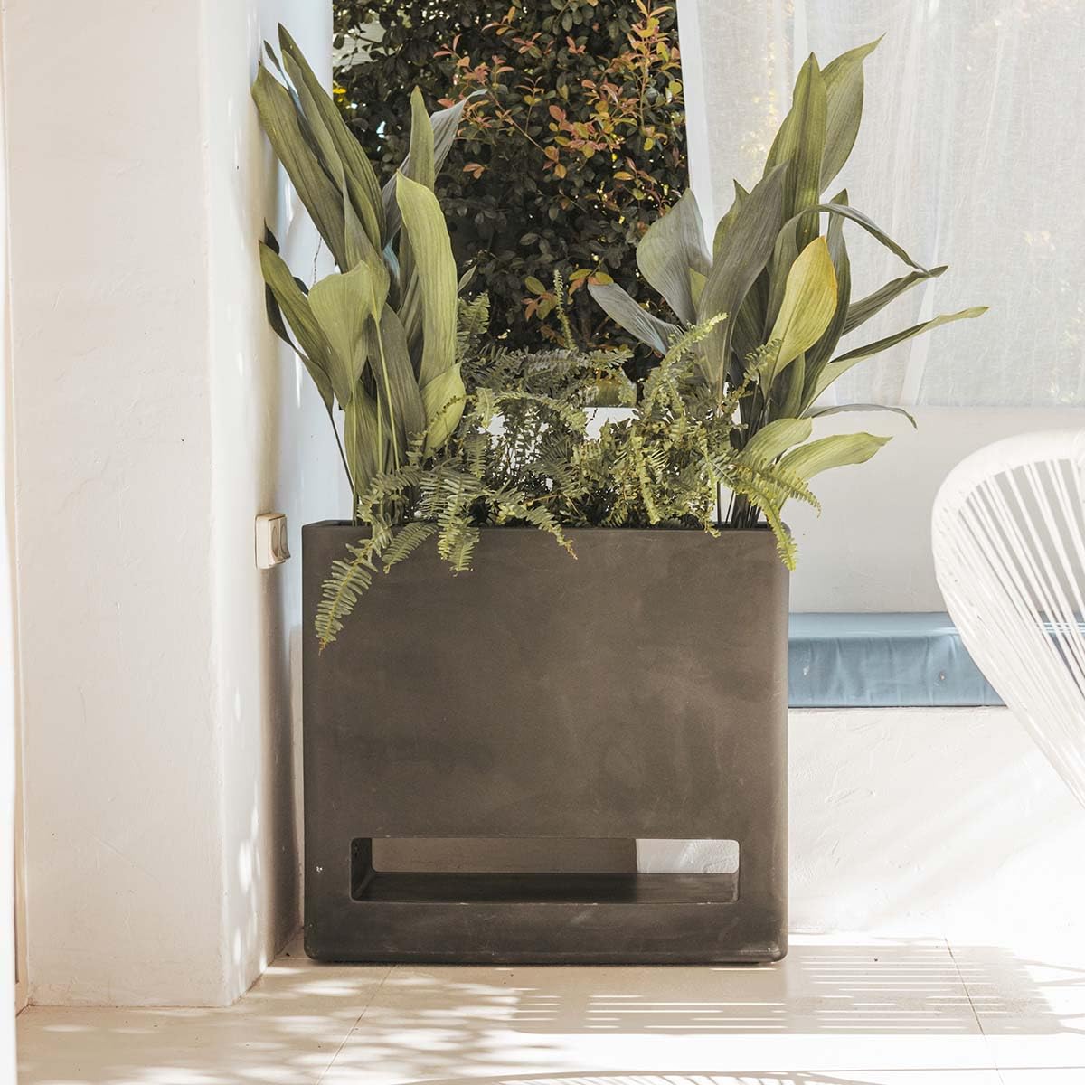 newgarden - Pot carré BROMELIA très résistant à l'extérieur. Plusieurs Tailles et Couleurs Disponibles. Fabriqué en polyéthylène en Espagne (Anthracite, 74 x 34 x 70 cm)