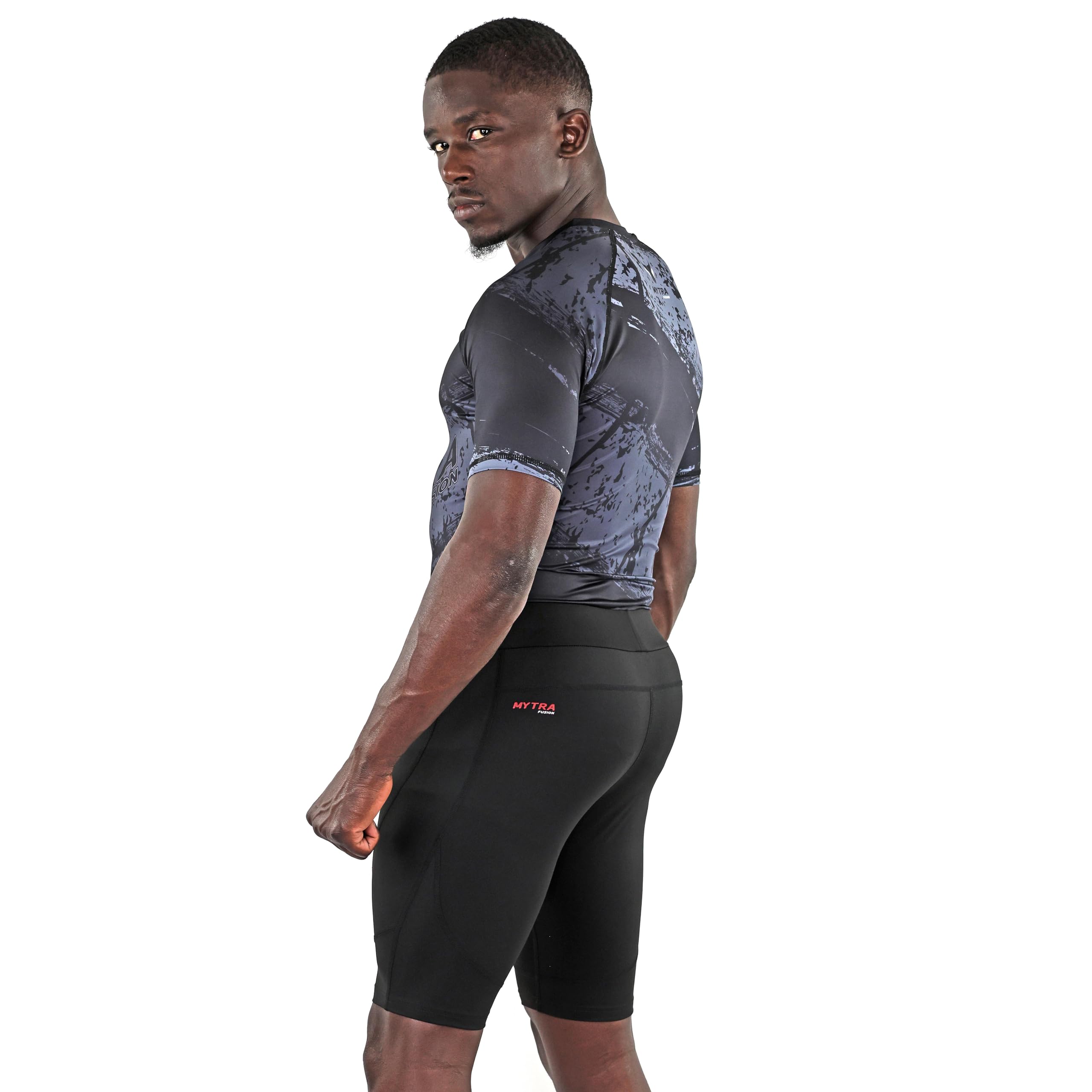 Mytra Fusion Rashguard BJJ Breathable & Ultra Lightweight Maglia Compressione Uomo MMA Rashguard per Palestra, Allenamento, Corsa e Ciclismo