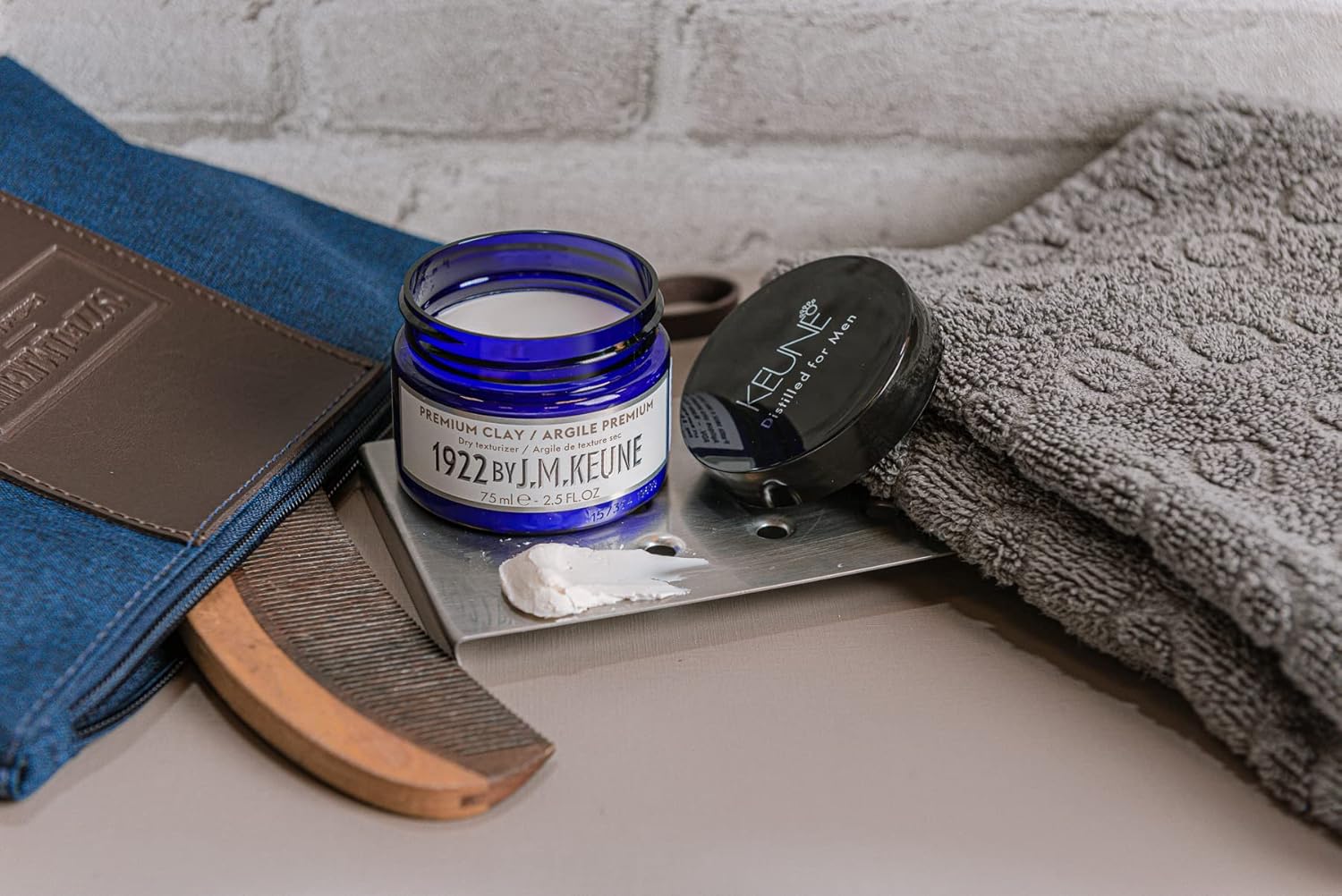 1922 Premium Clay, Keune em promoção! Veja a oferta e mais achadinhos de Cabelos masculinos 5 Hoje é o melhor dia para comprar 1922 Premium Clay, Keune com aquele preço maroto! Promoção! Aproveite a oferta! 5