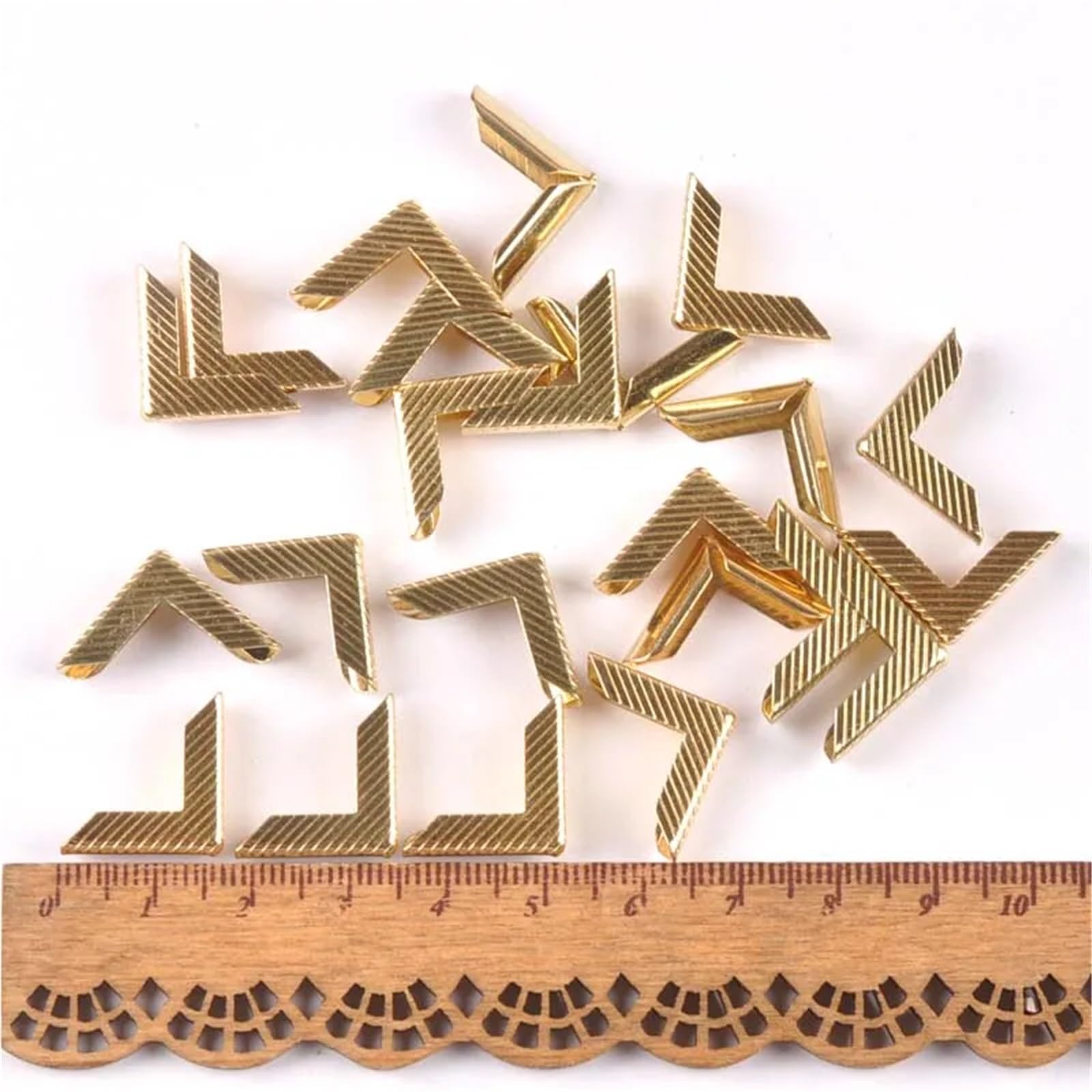 Narożniki do zdjęć w albumie, metalowe ochraniacze na rogi książki, złote 17x17x3,0 mm, opakowanie 50 sztuk książek i rękodzieła