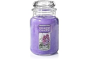 Fabuloso Candle: Lilac Blossoms Enchant Your Senses