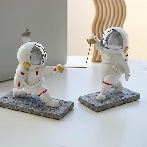 Miniatura 8 de Estatuas de decoración de astronautas, 2 unidades de esgrima astronautas de defensa de ataque, adornos de resina con temática del espacio exterior,