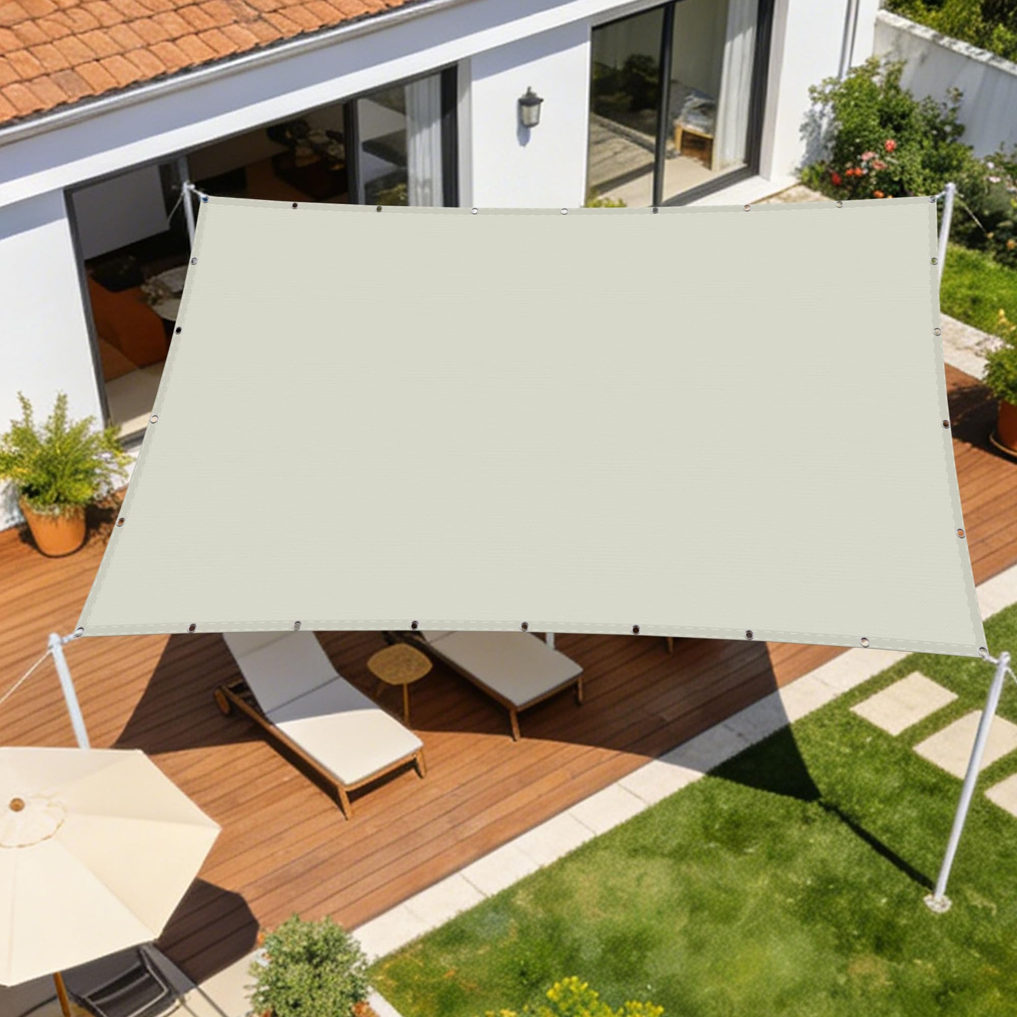 Voile d'ombrage imperméable contre chaleur et pluie sur la terrasse