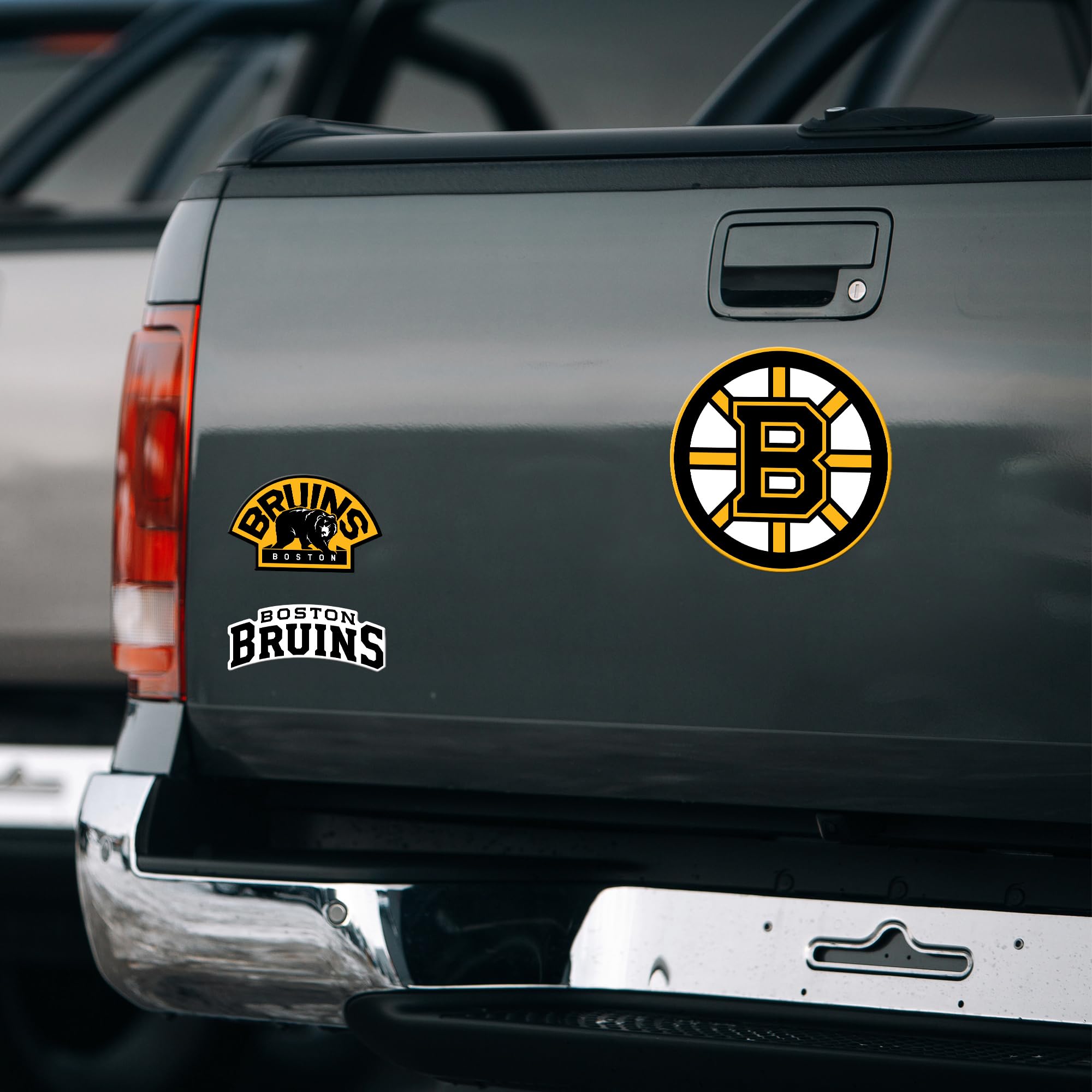 Rico Industries NHL Hockey Boston Bruins Team Magnet Set 8.5