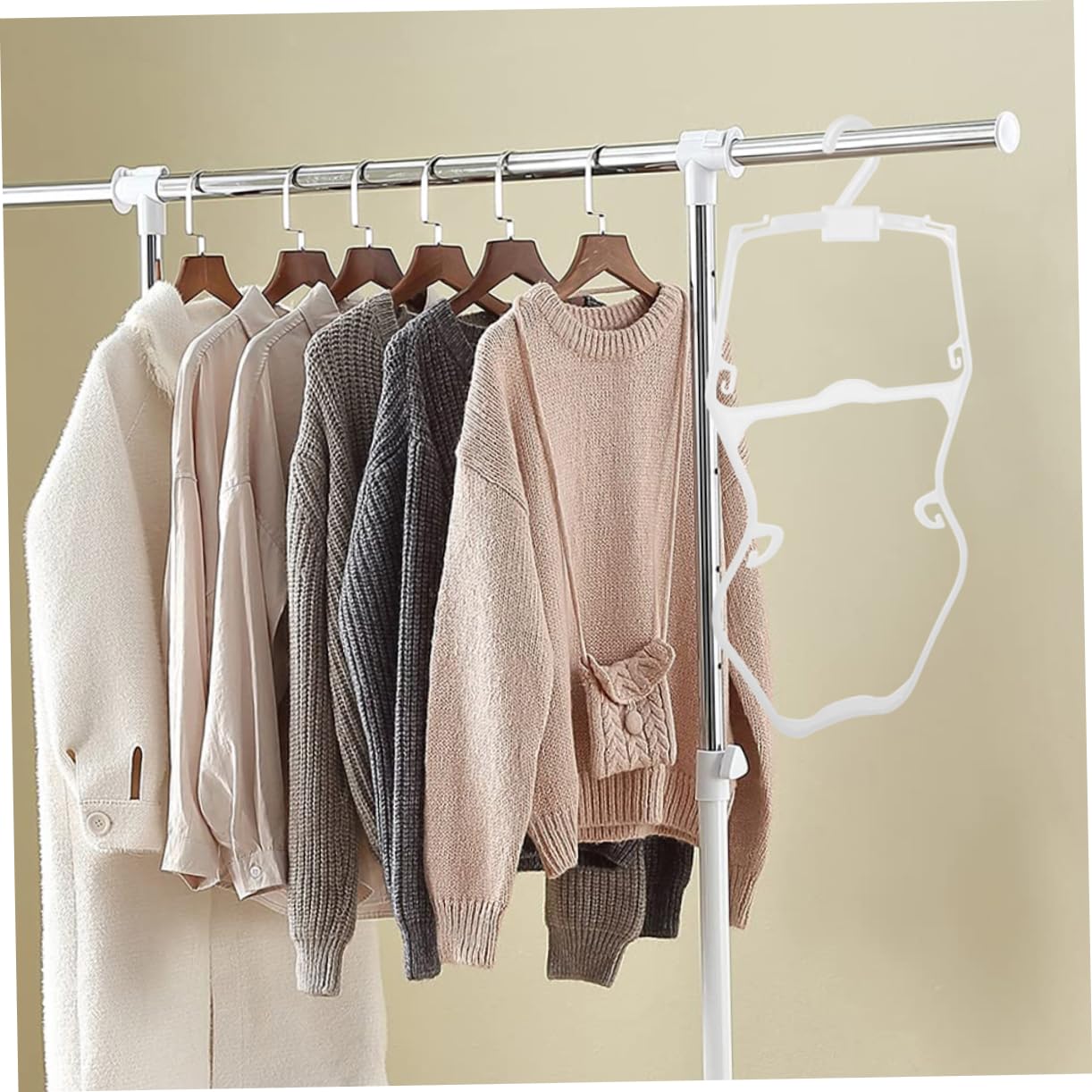 UKCOCO 10 Perchas Infantiles de Plástico Blanco Diseño Antideslizante y Forma de Cuerpo para Colgar Trajes de Baño de Niños en Armario del Hogar o Tienda