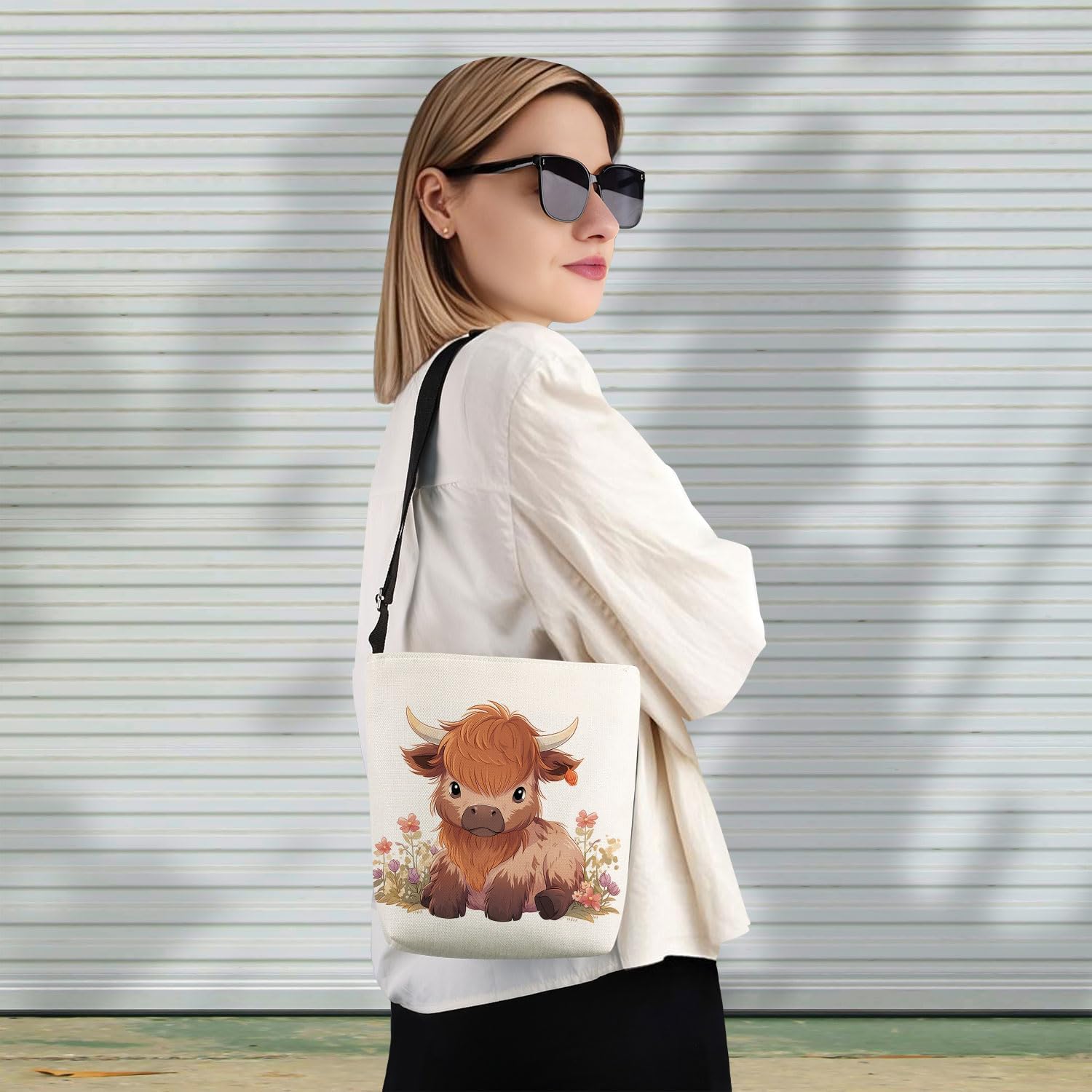 Cartoon Highland Cattle Print Canvas Crossbody Bag, Adjustable Strap Lightweight Purse with Top Zipper & Inner Pocket, Daily Shoulder Bag Gift for Women - Image 7